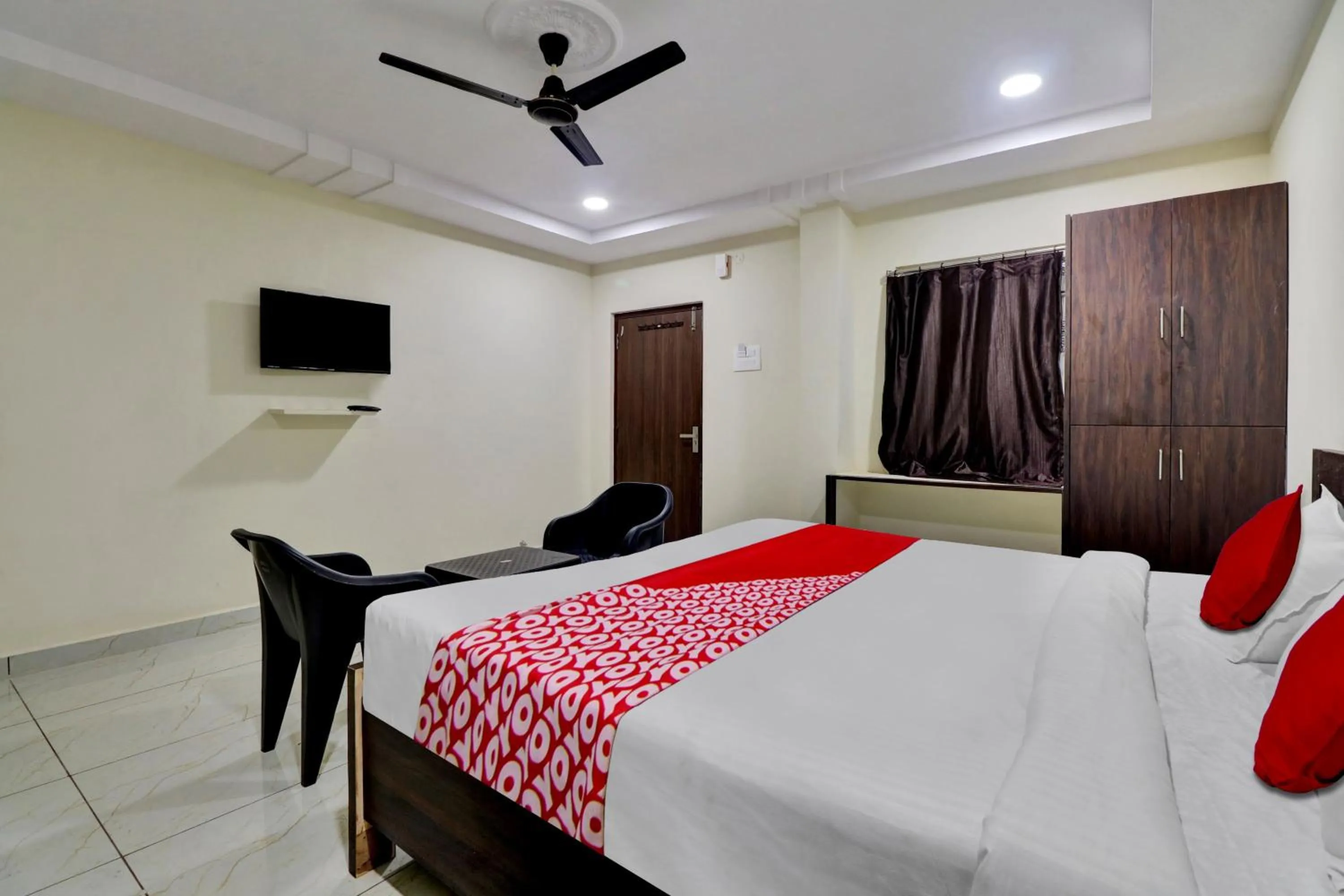 Bedroom, Bed in OYO Flagship Ak Pride