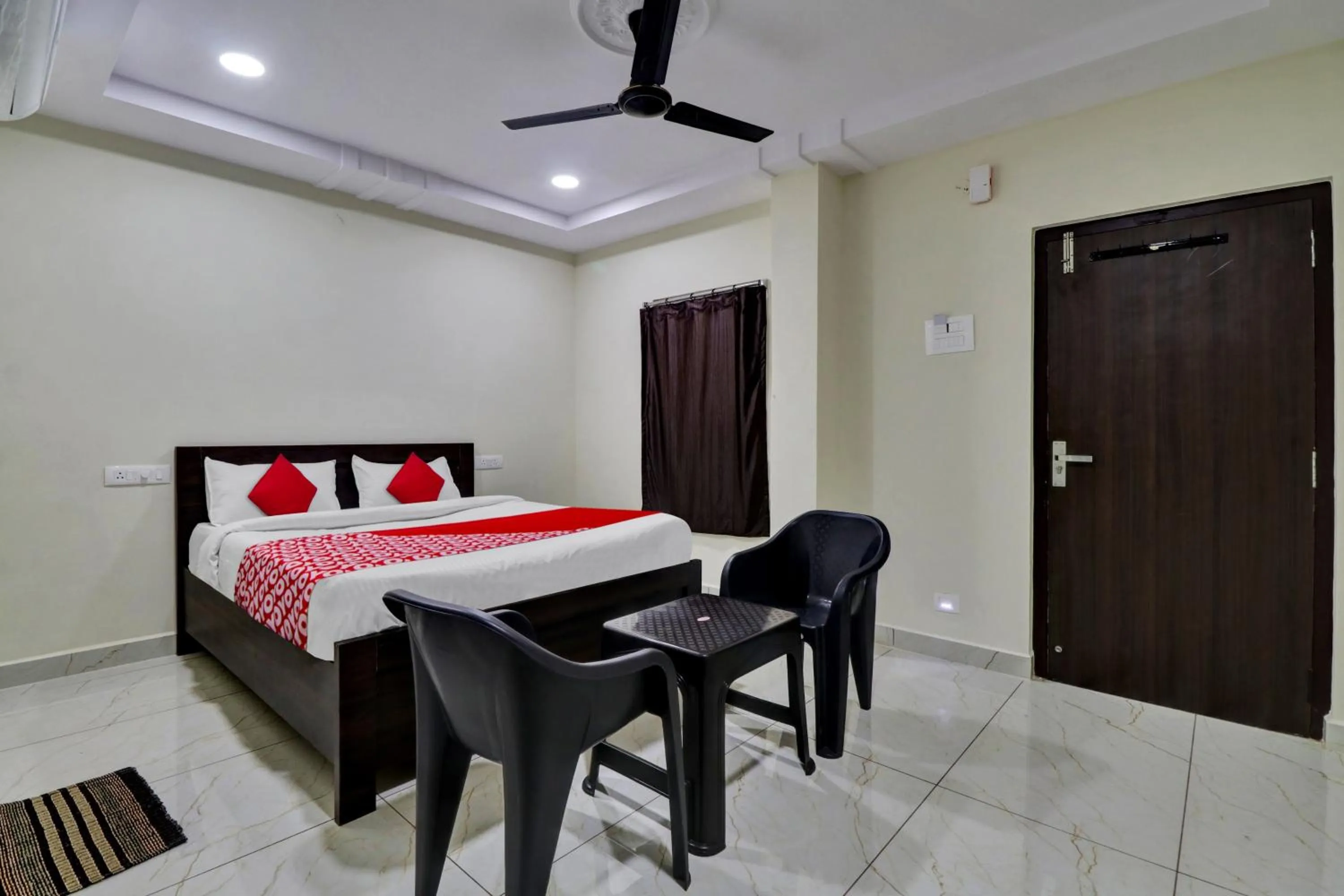 Bedroom, Bed in OYO Flagship Ak Pride