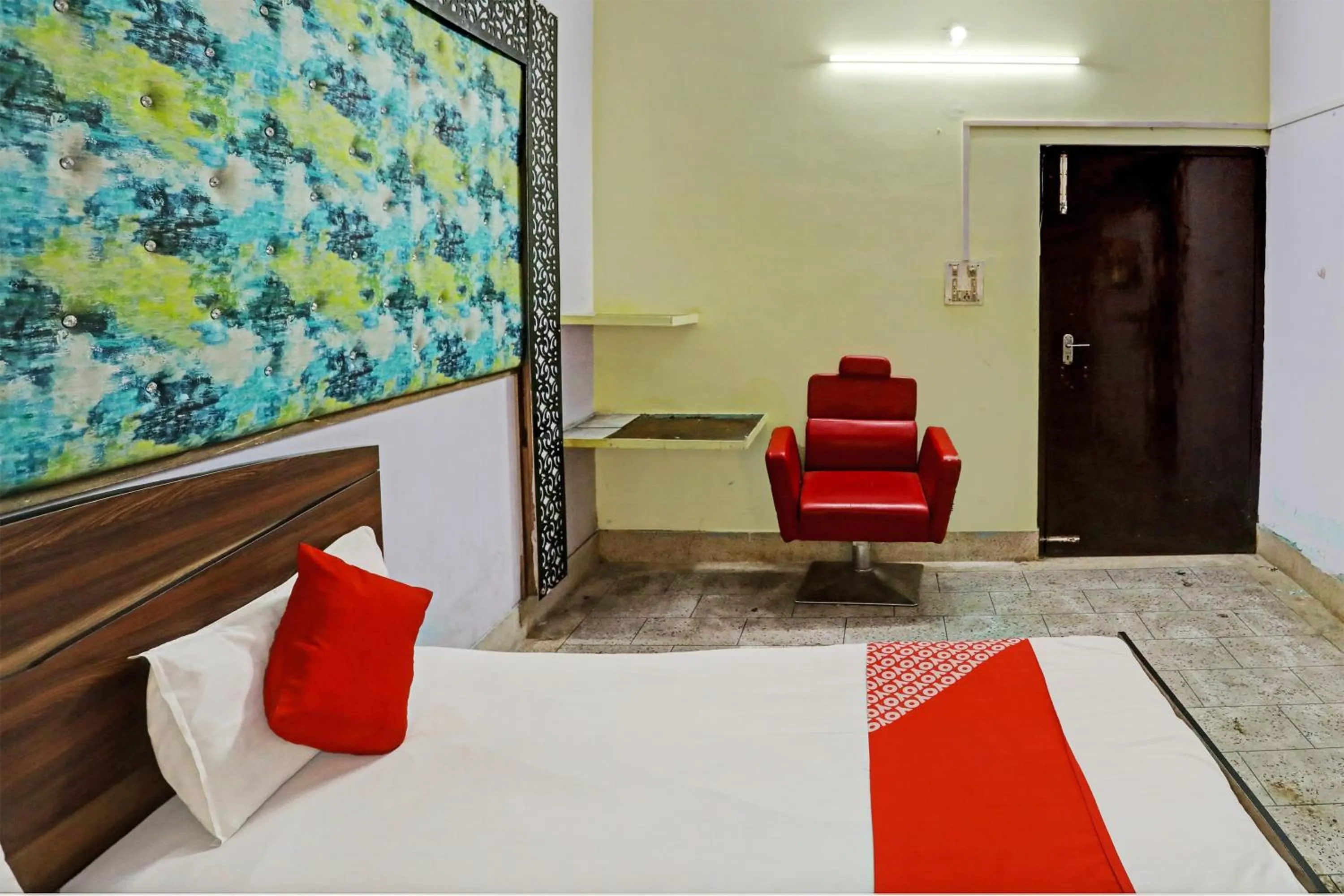 Bedroom in OYO Flagship Hotel Waves