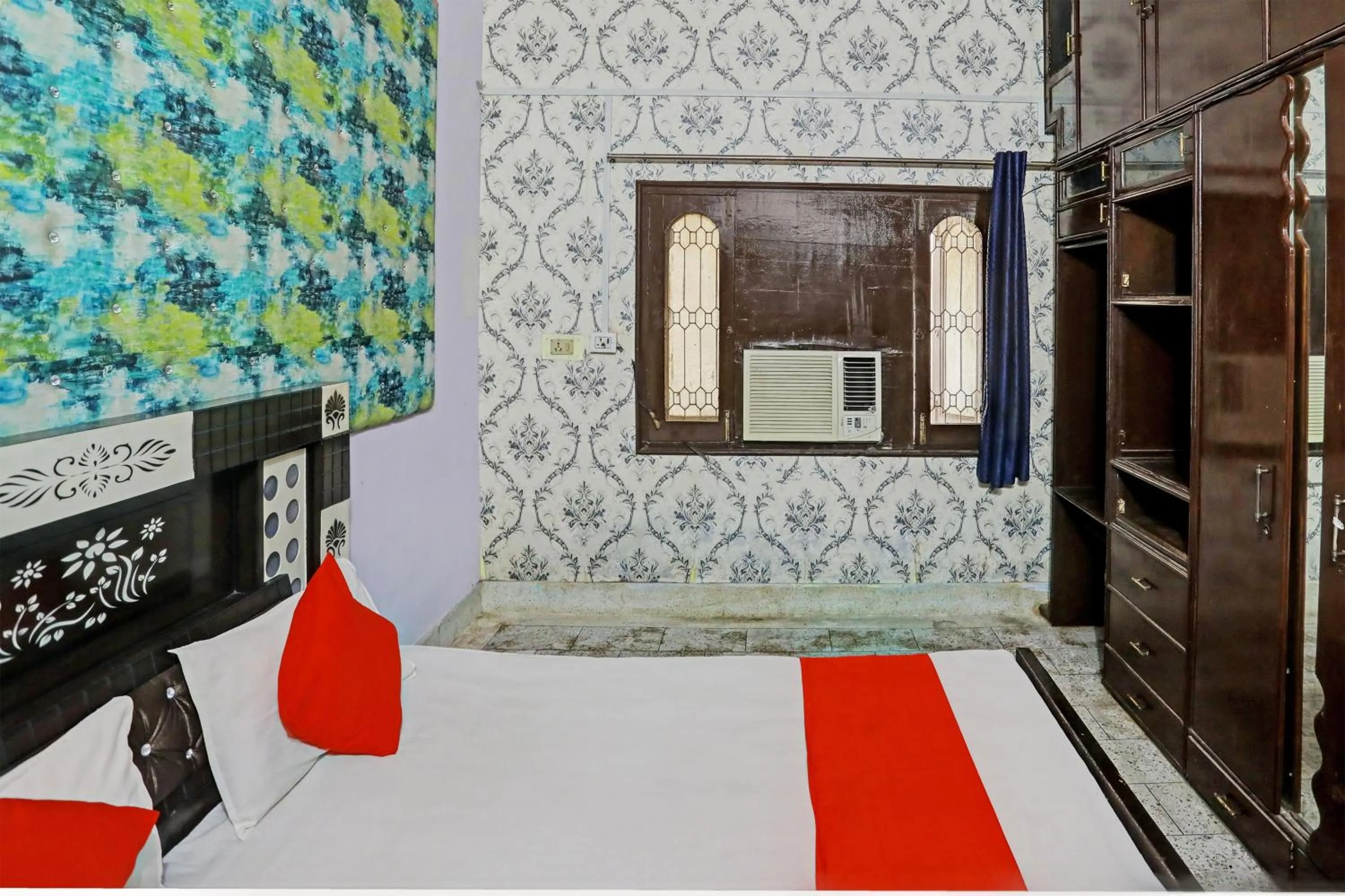 Bedroom in OYO Flagship Hotel Waves