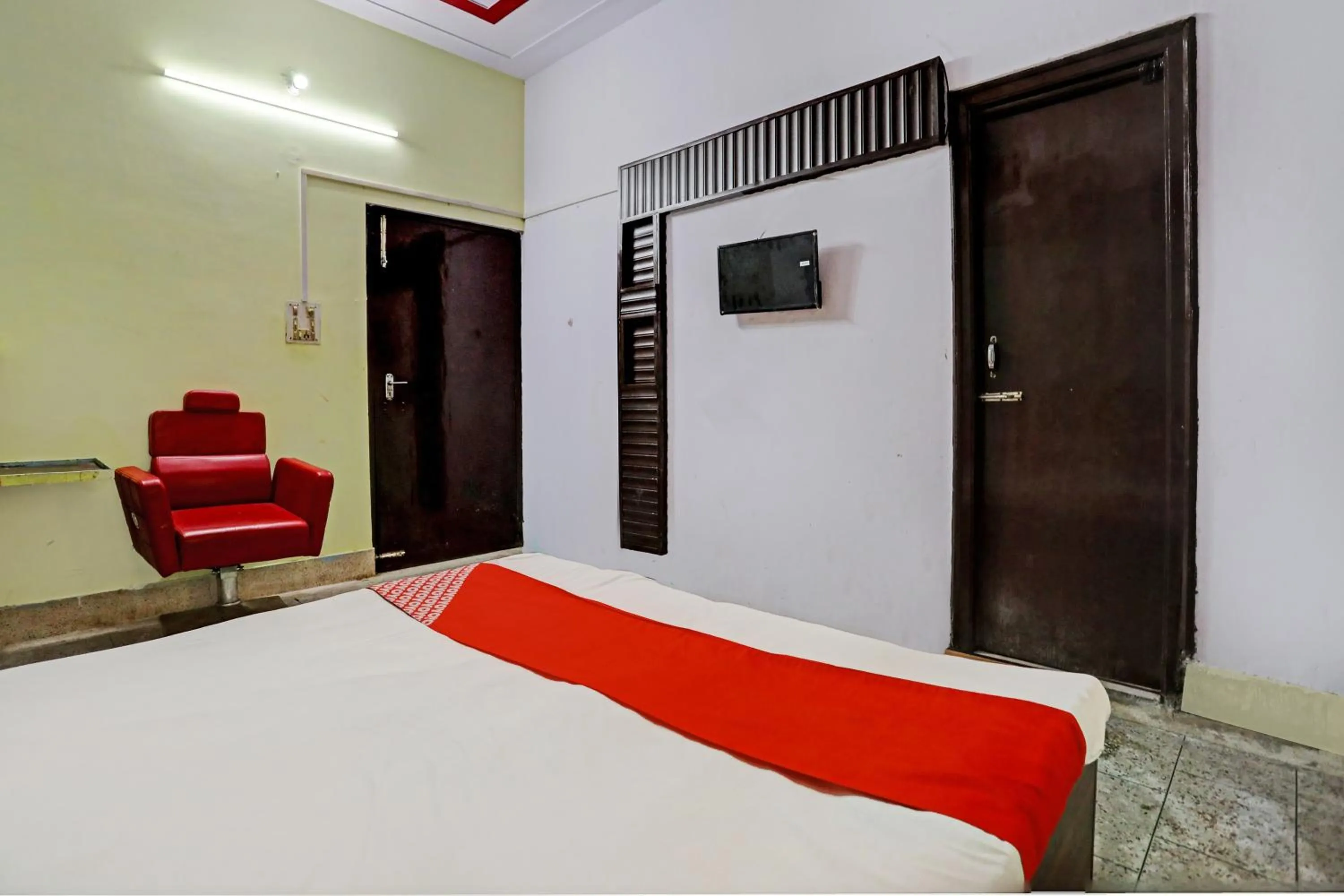 Bedroom in OYO Flagship Hotel Waves