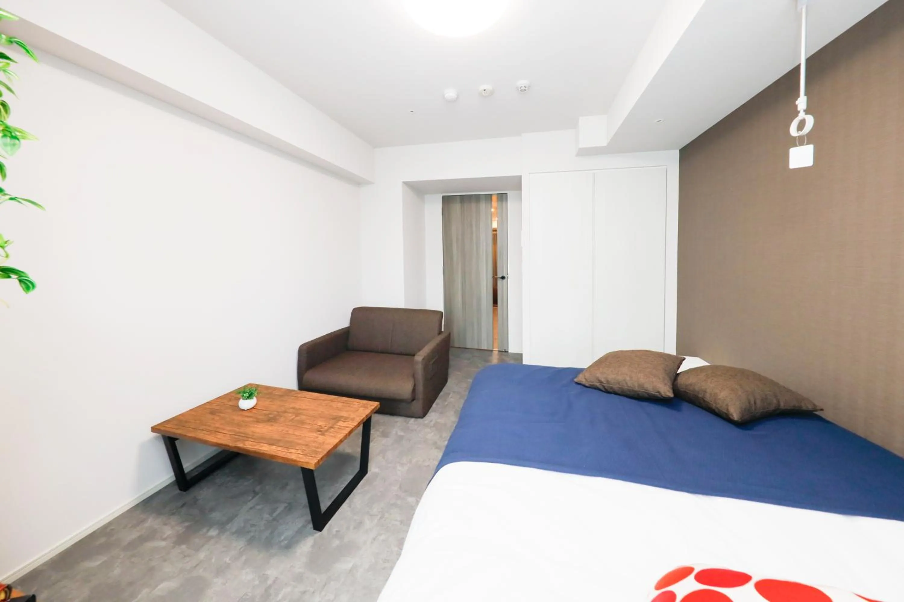 Bed in Seaside Tamachi by Tranova