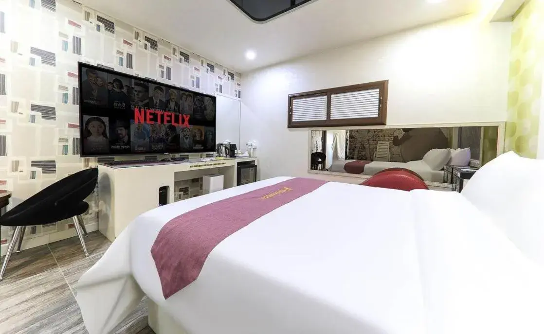 Hera drive in hotel Hera drive in hotel