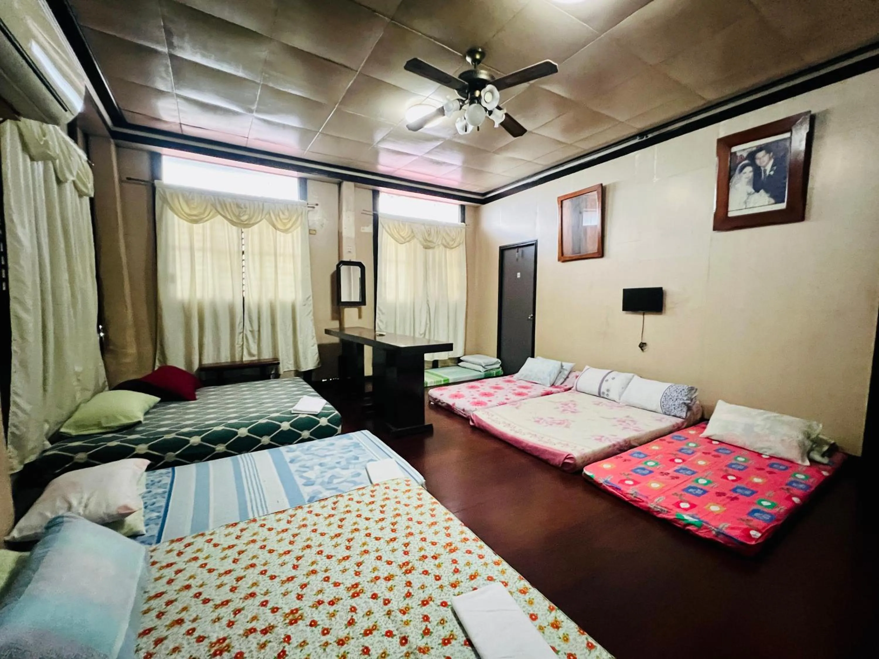 Bed in King Henry's Transient House