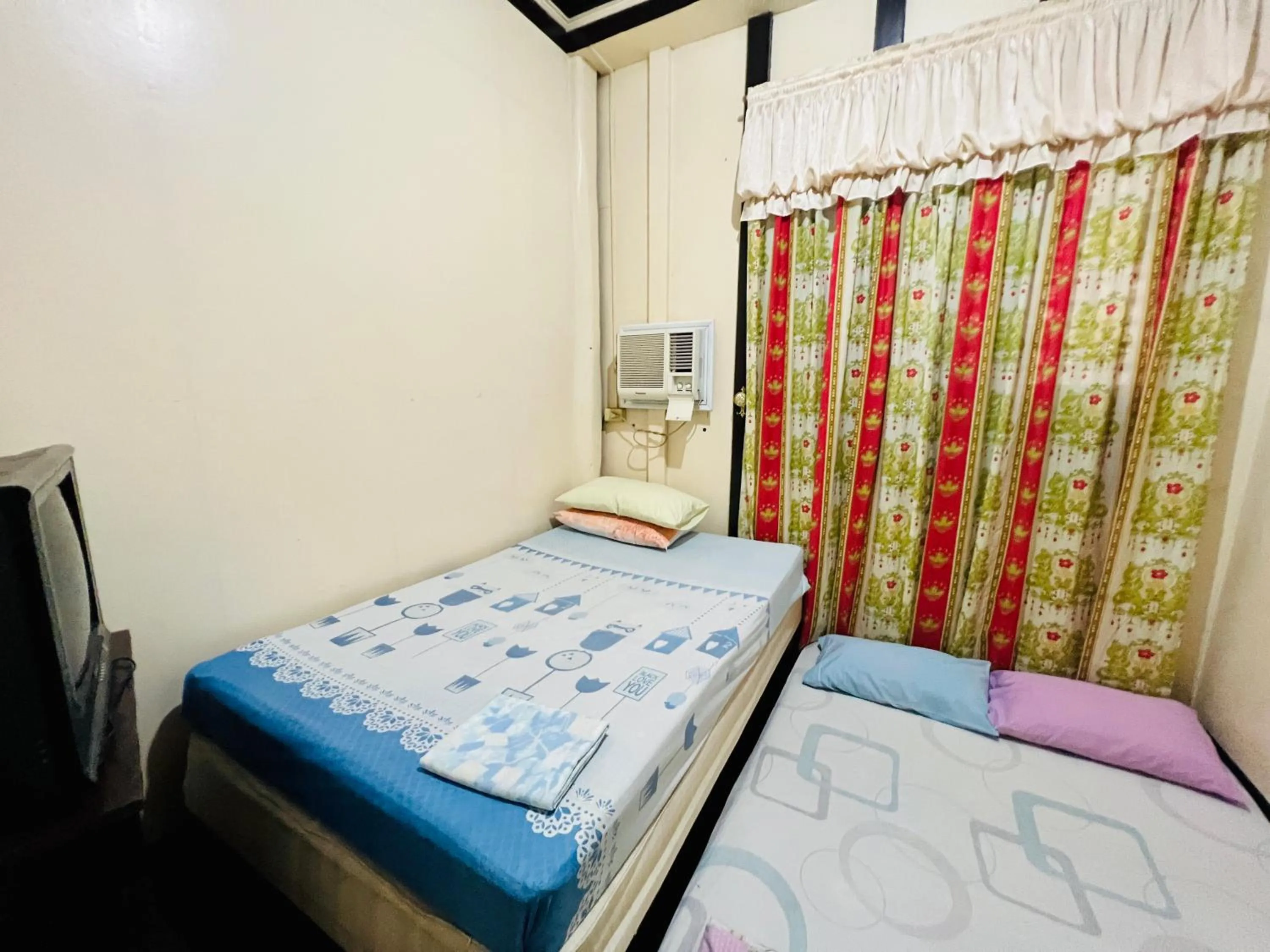 Bed in King Henry's Transient House