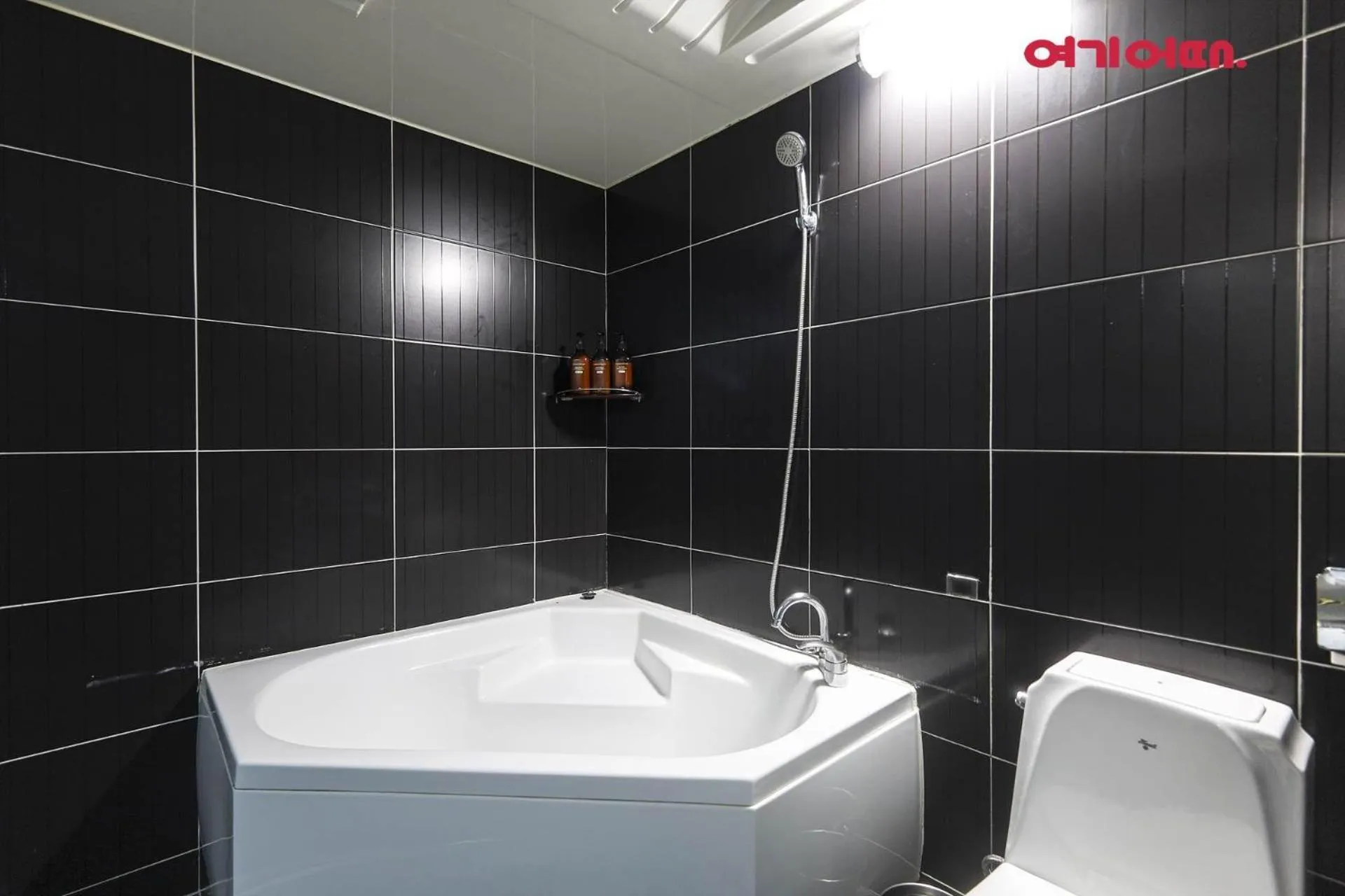 Bathroom in Masan Valentine Hotel