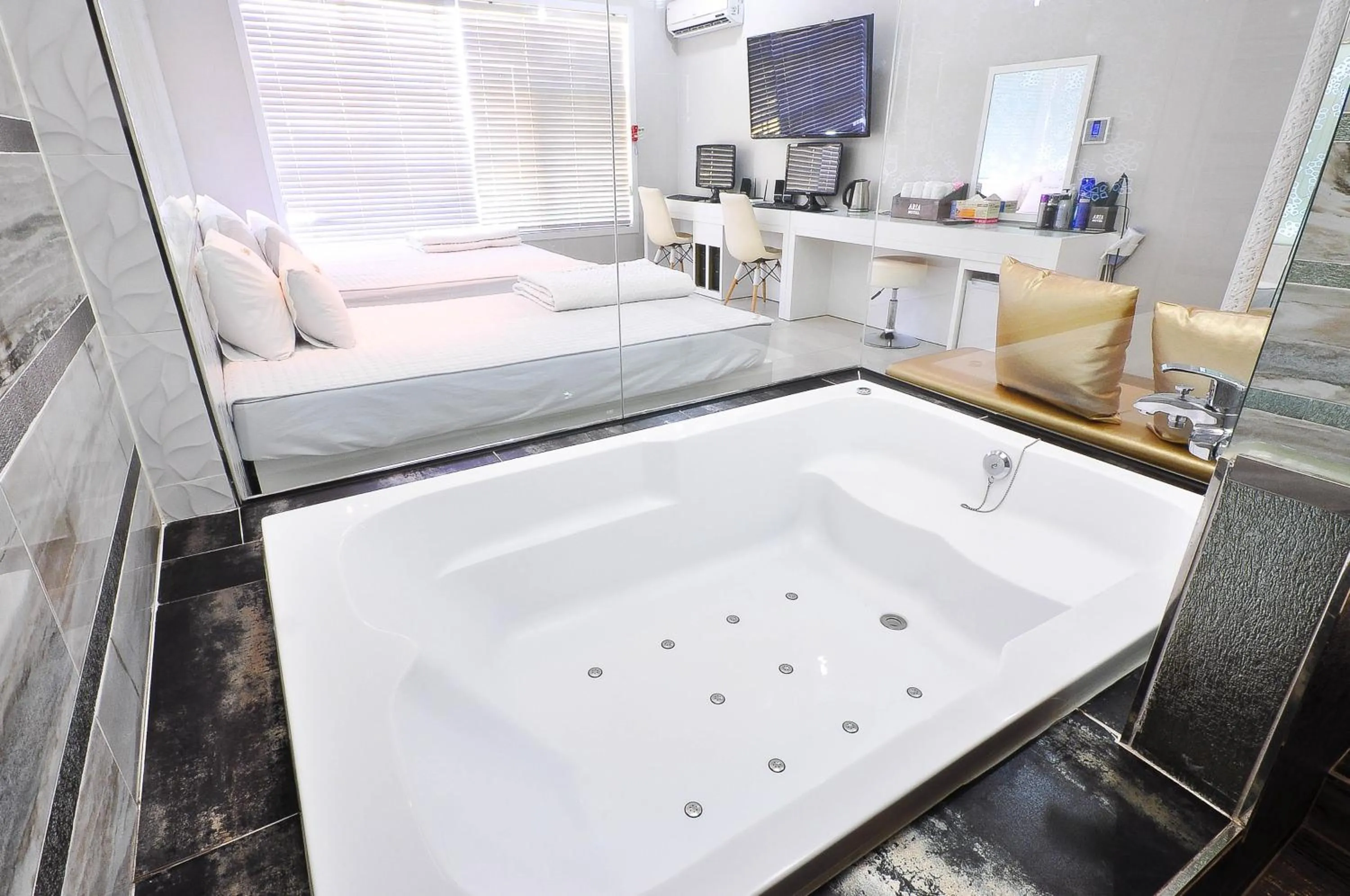 Bathroom, Bed in Boutique Hotel Aria Nampo