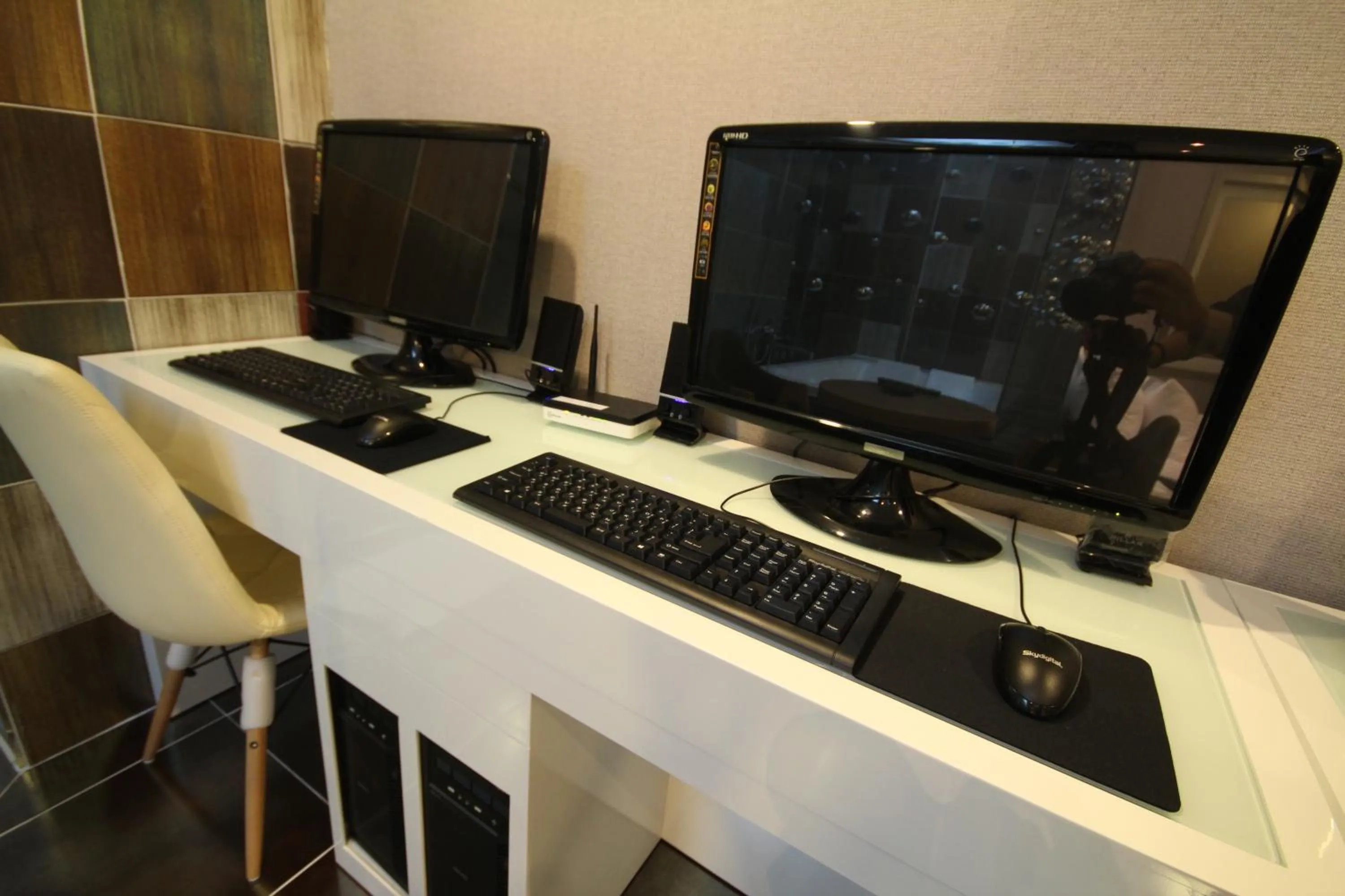 Seating area, TV/Entertainment Center in Boutique Hotel Aria Nampo