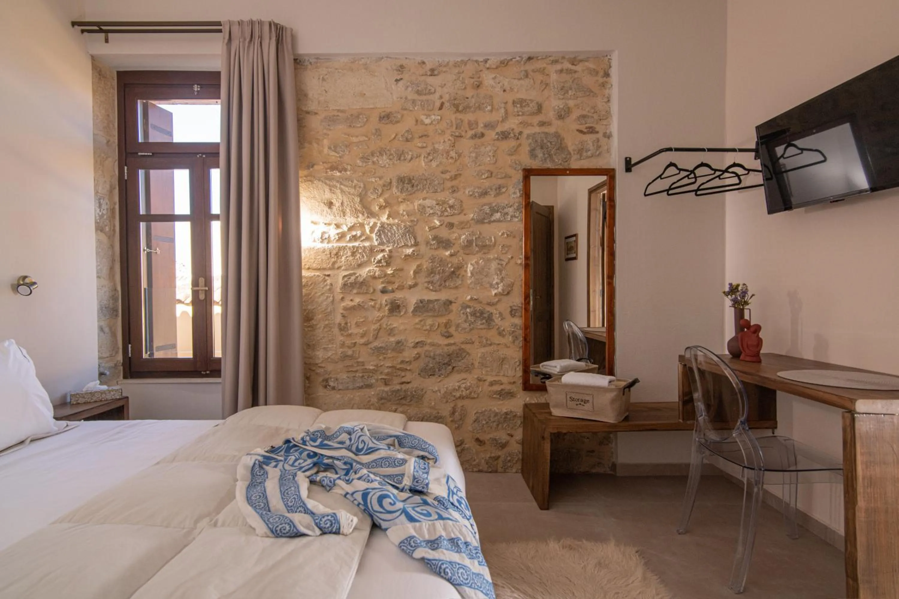 TV and multimedia, Bed in CARPE DIEM HOTEL