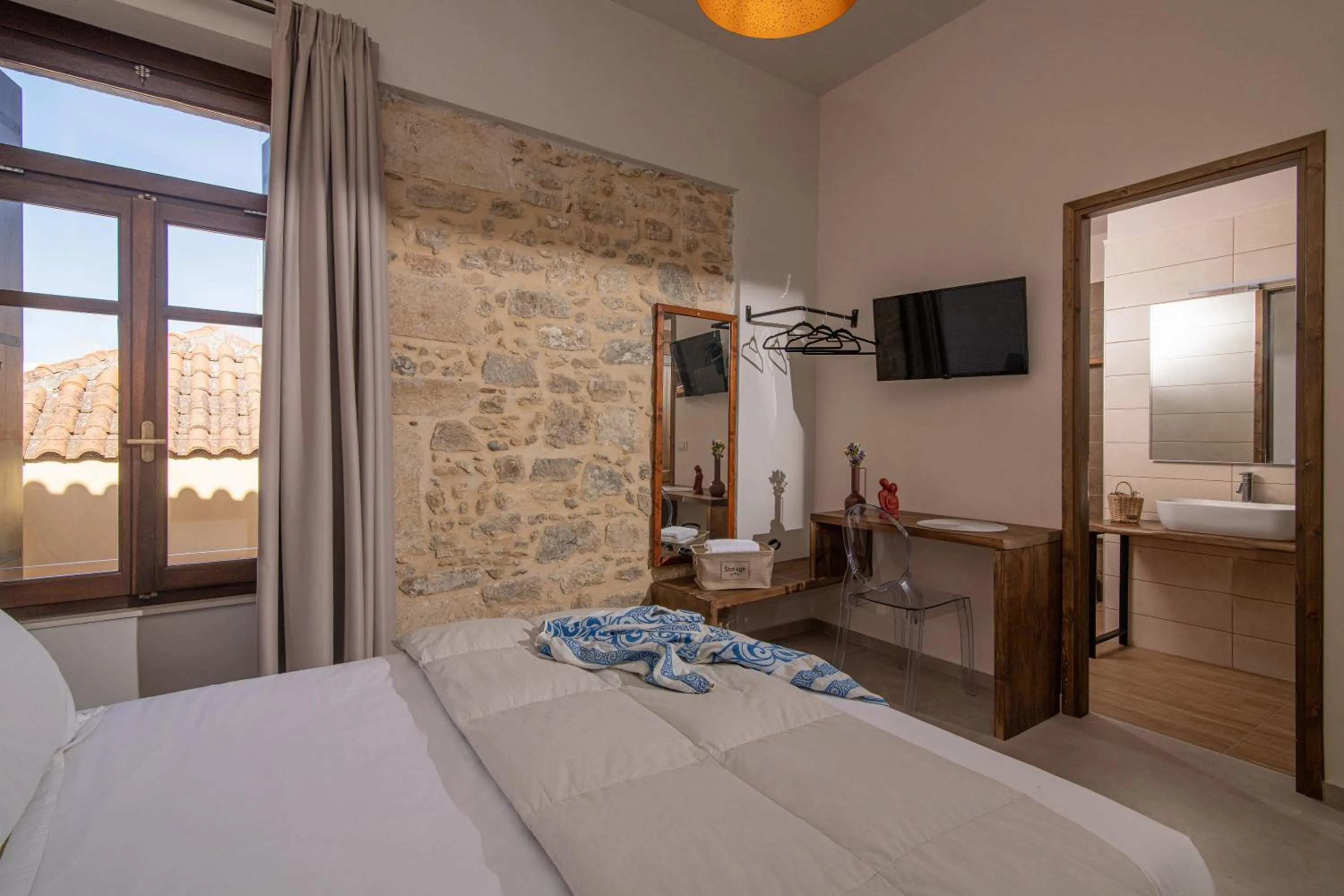 Coffee/tea facilities, Bed in CARPE DIEM HOTEL