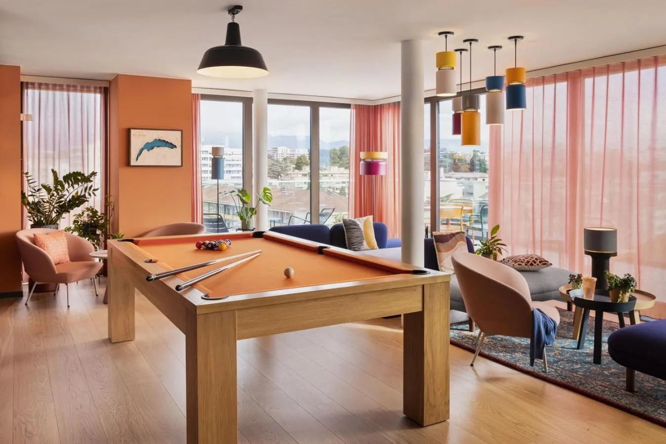 Communal lounge/ TV room in Stay KooooK Geneva City - Online Check In