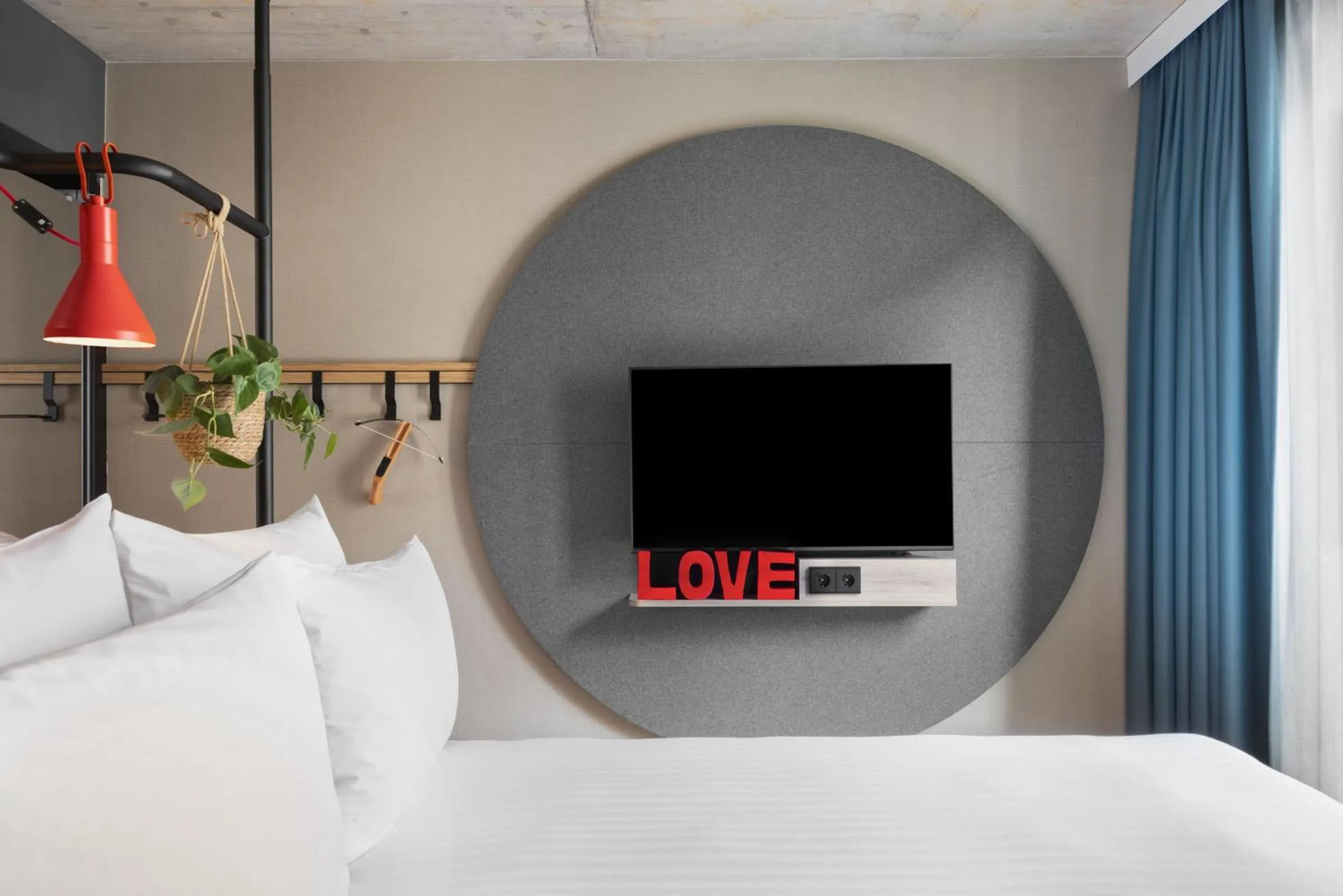 Photo of the whole room, Bed in Stay KooooK Leipzig City - Online Check In