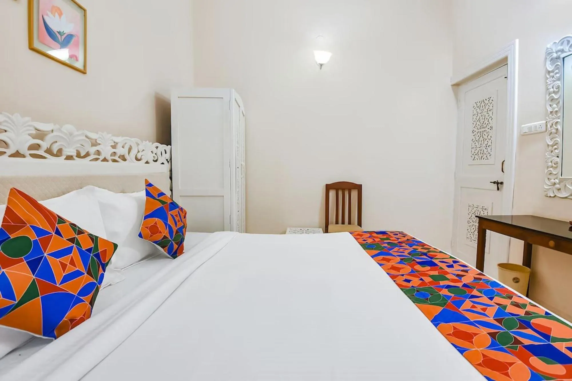Bed in FabHotel Prime Emerald Highland - 500M From Candolim Beach