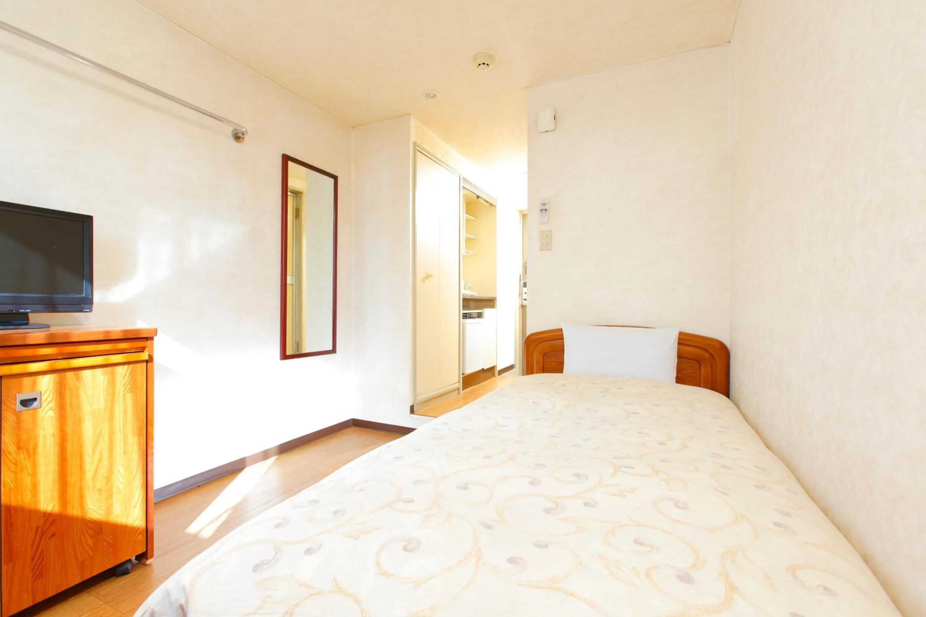 Spring, Bed in FLEXSTAY INN Nakanobu