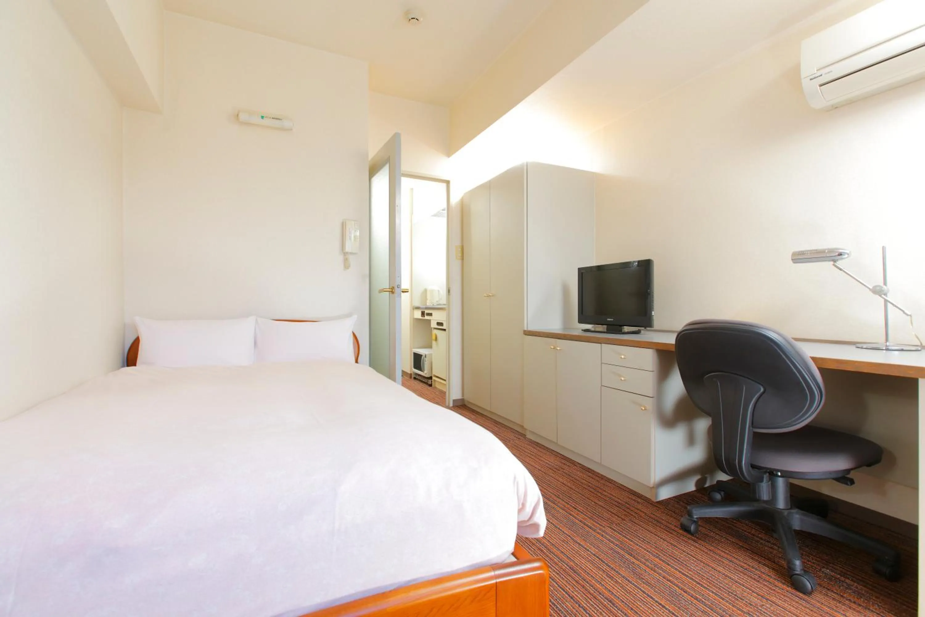 Photo of the whole room, Bed in FLEXSTAY INN Shinurayasu