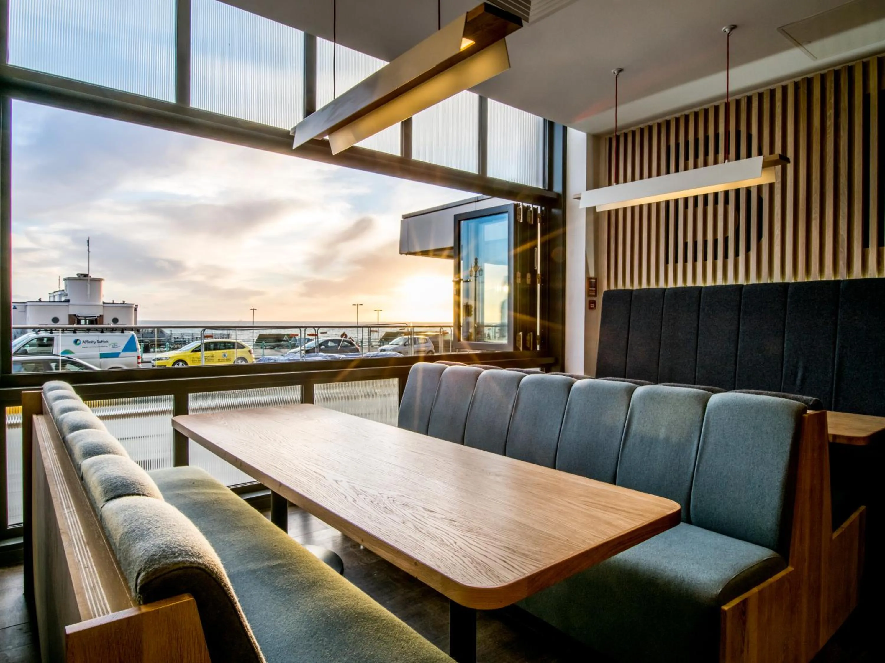 Restaurant/places to eat in Holiday Inn Brighton Seafront by IHG