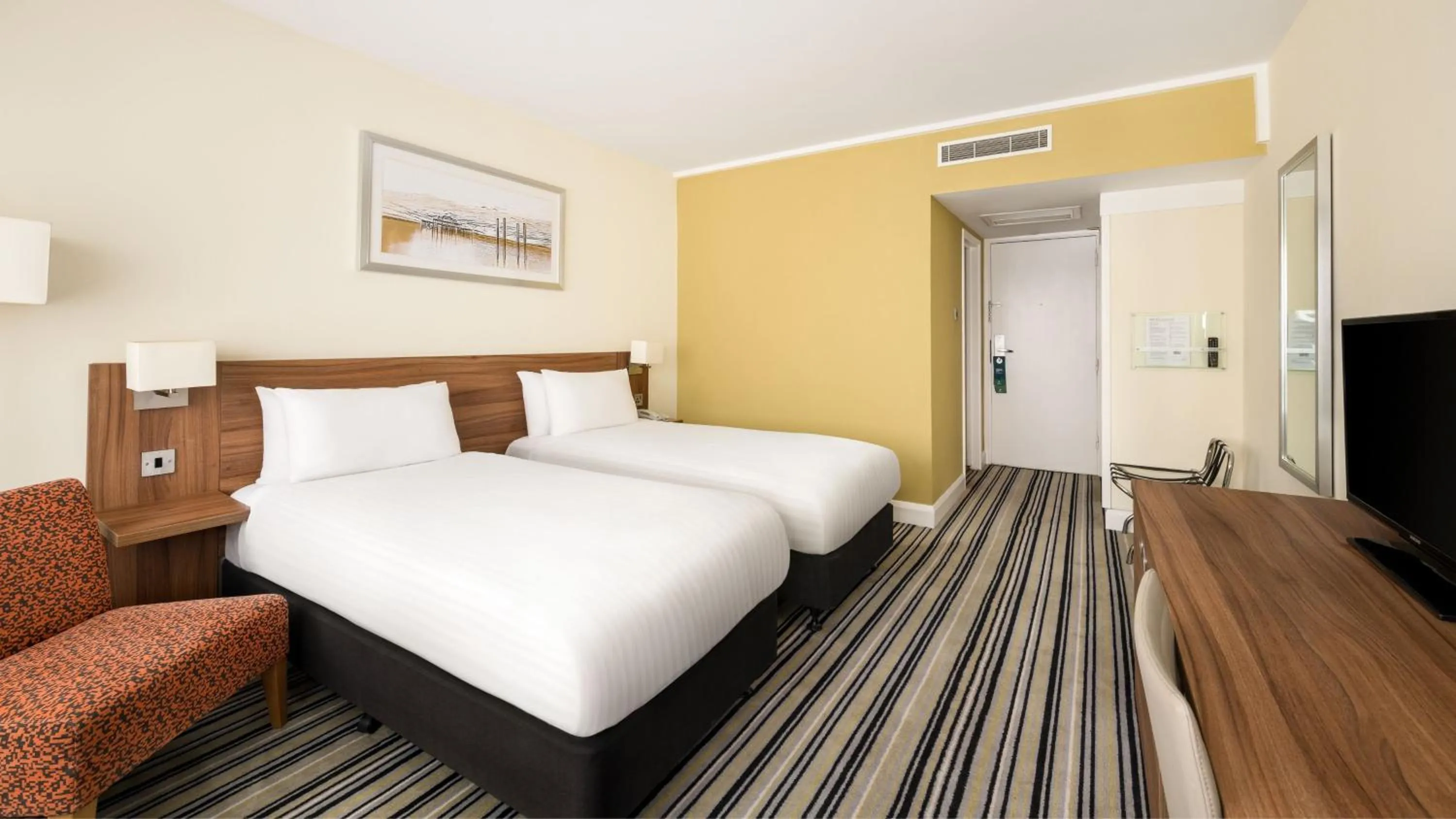 Photo of the whole room, Bed in Holiday Inn Brighton Seafront by IHG