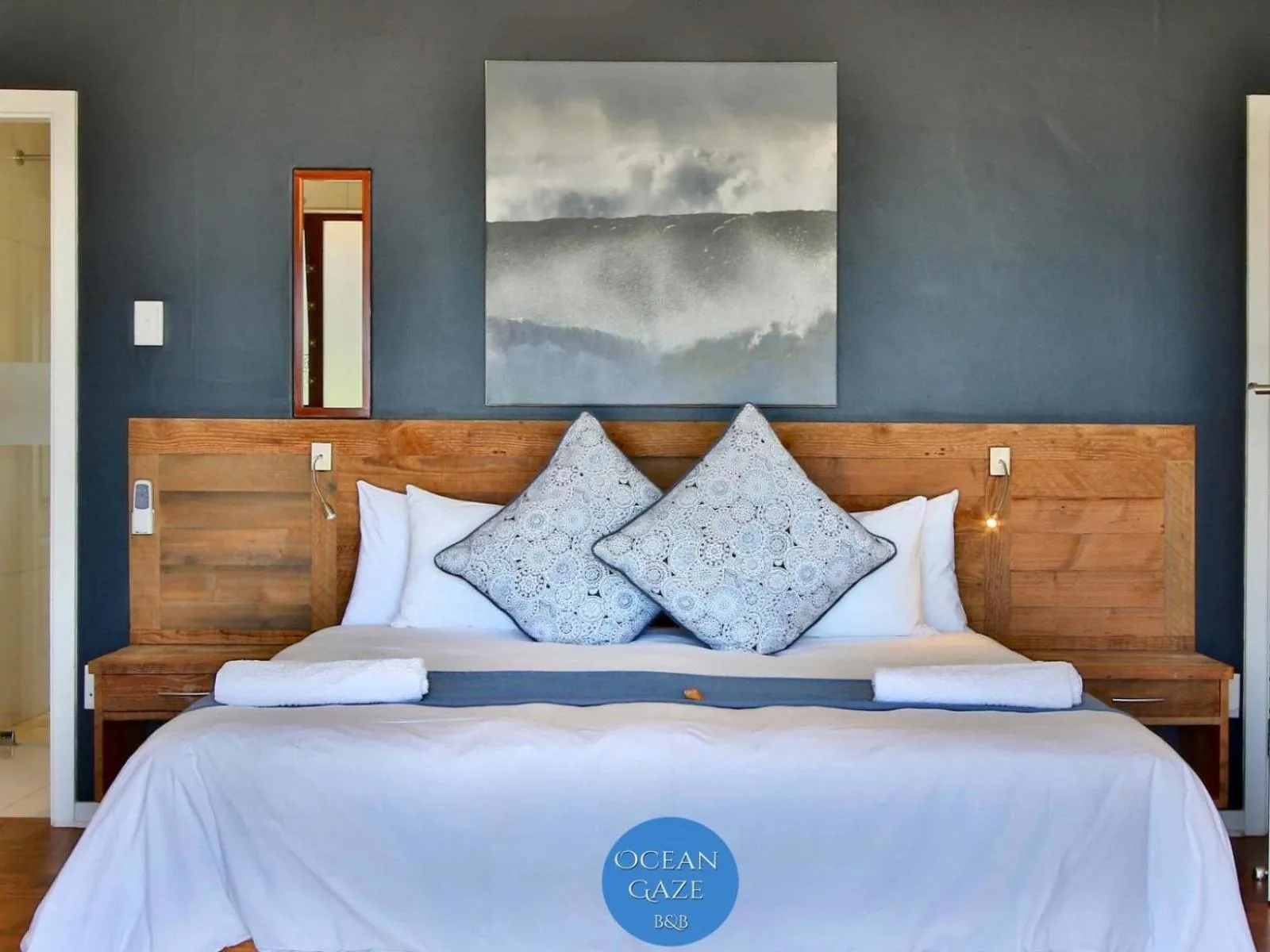 Bed in Ocean Gaze Bed and Breakfast