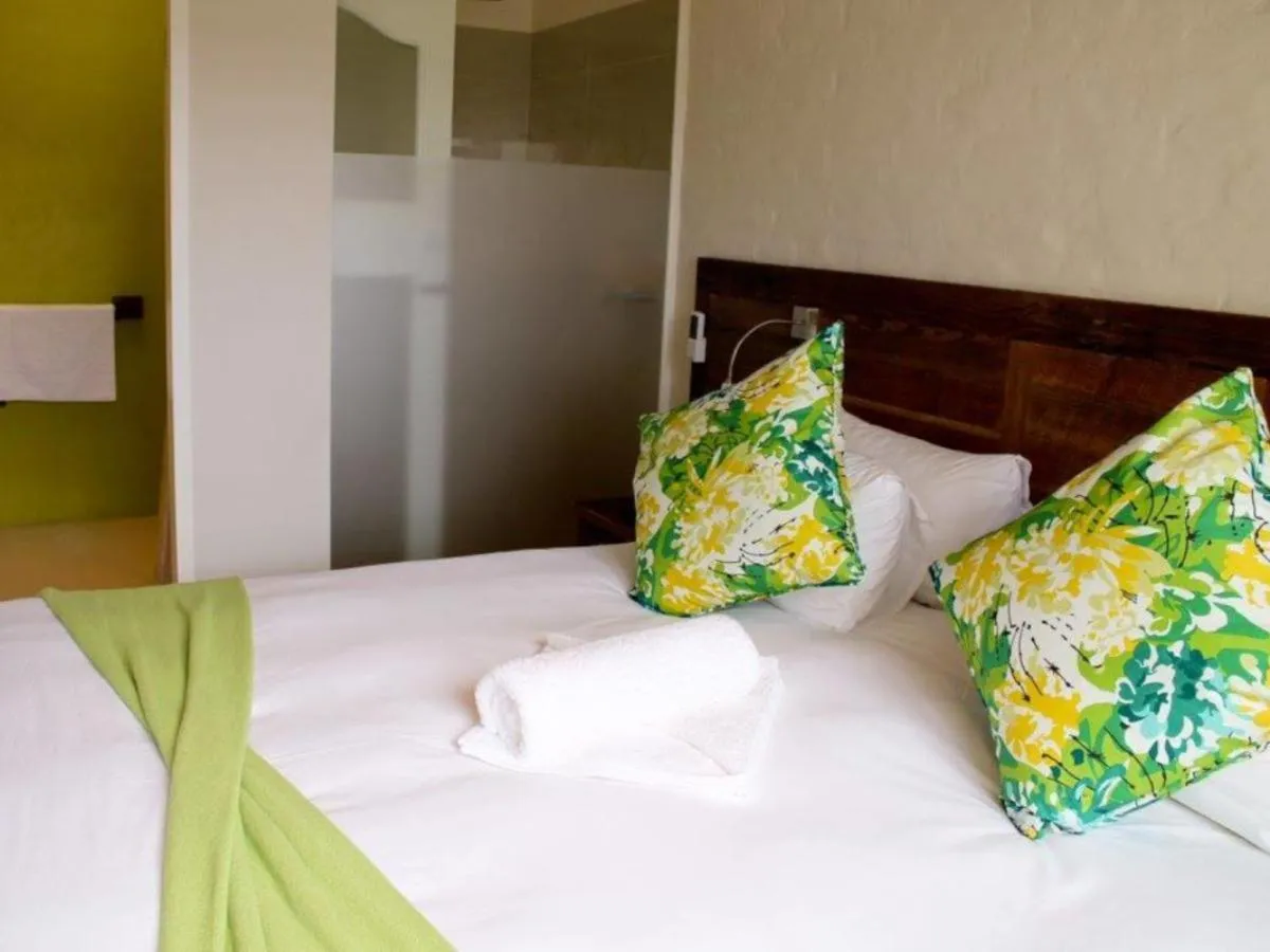 Bed in Ocean Gaze Bed and Breakfast