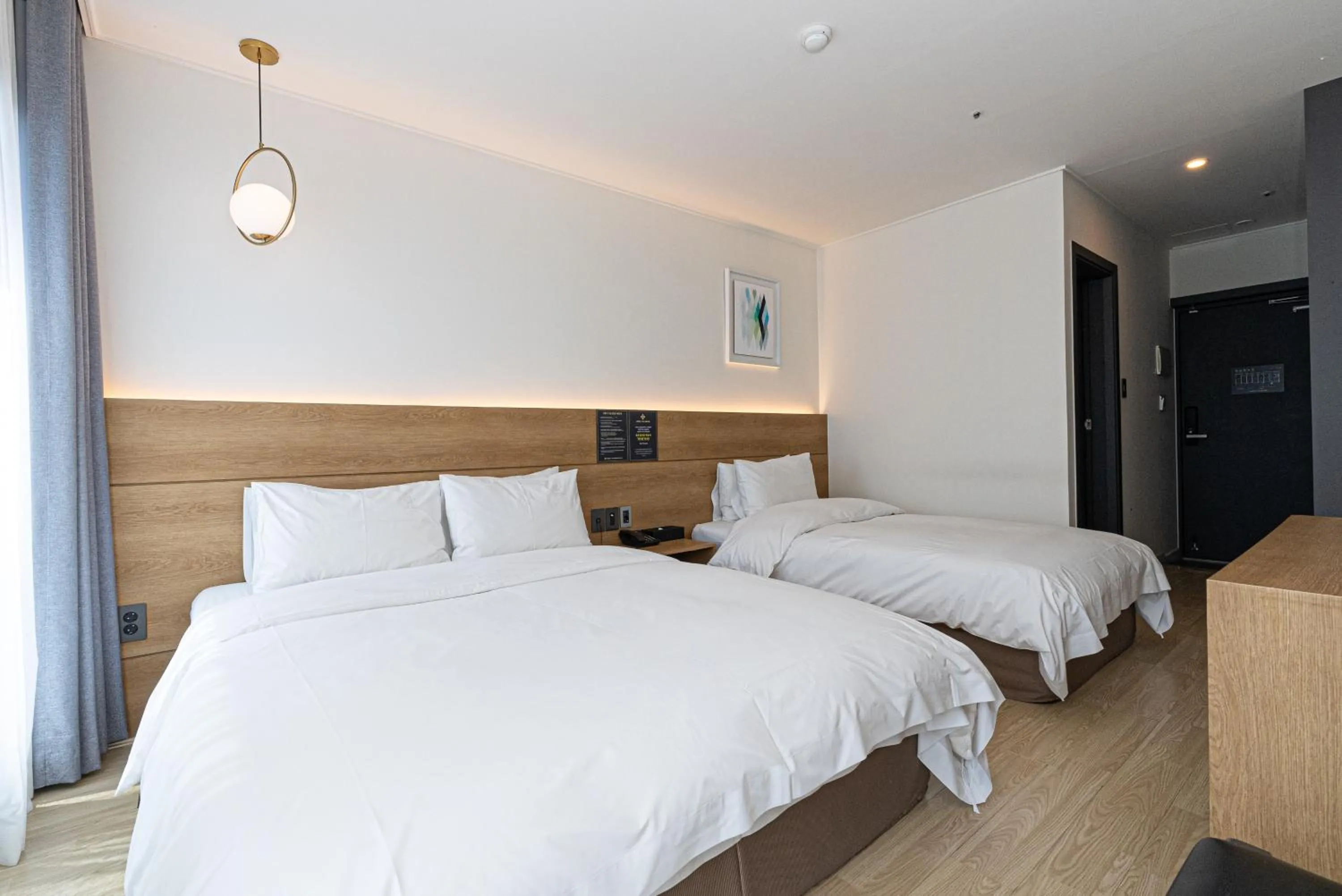 Photo of the whole room, Bed in Hotel The Grang Jungmun