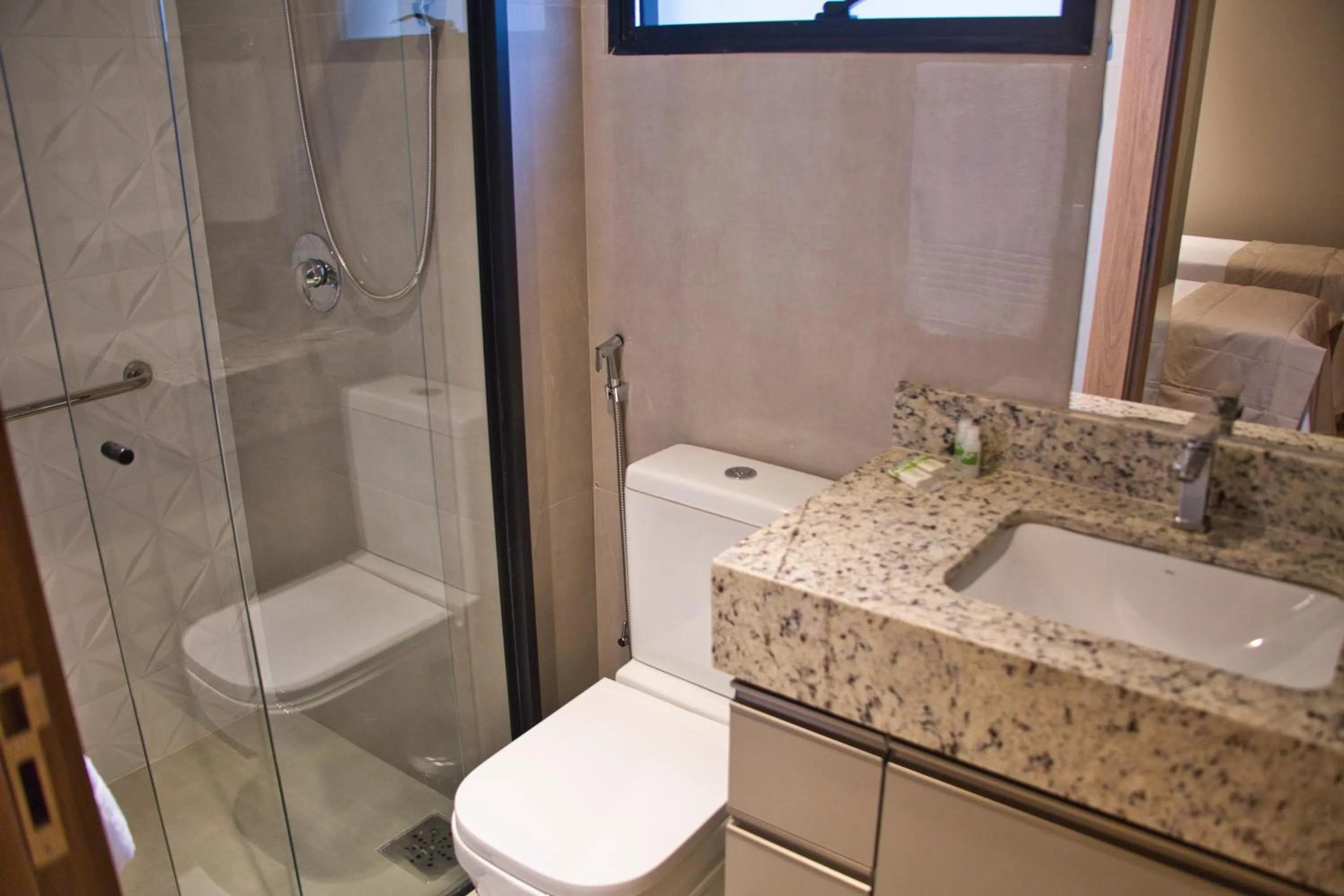 Toilet in Life Residence