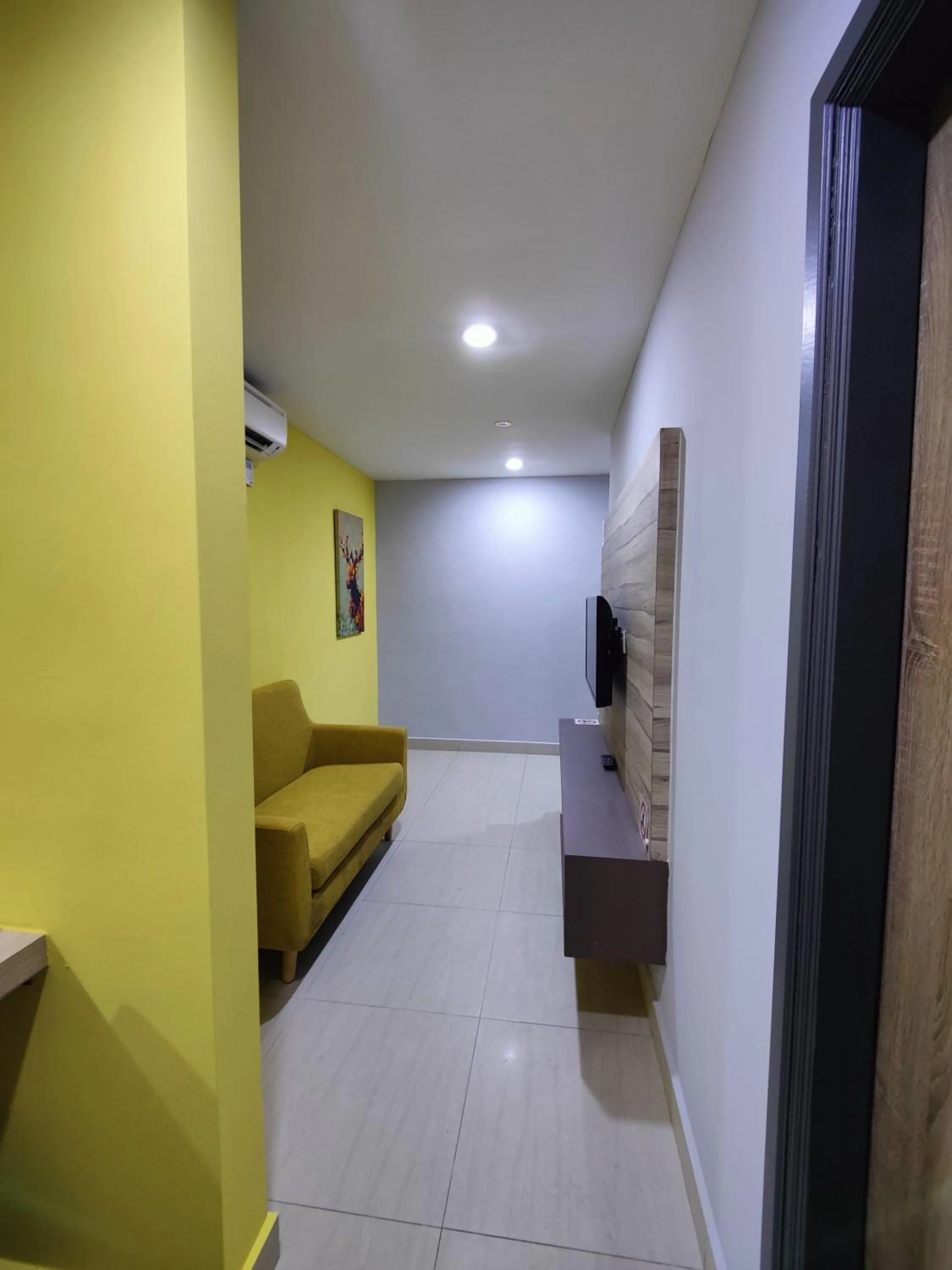 Lobby or reception, Bed in Hotel O Link Suite