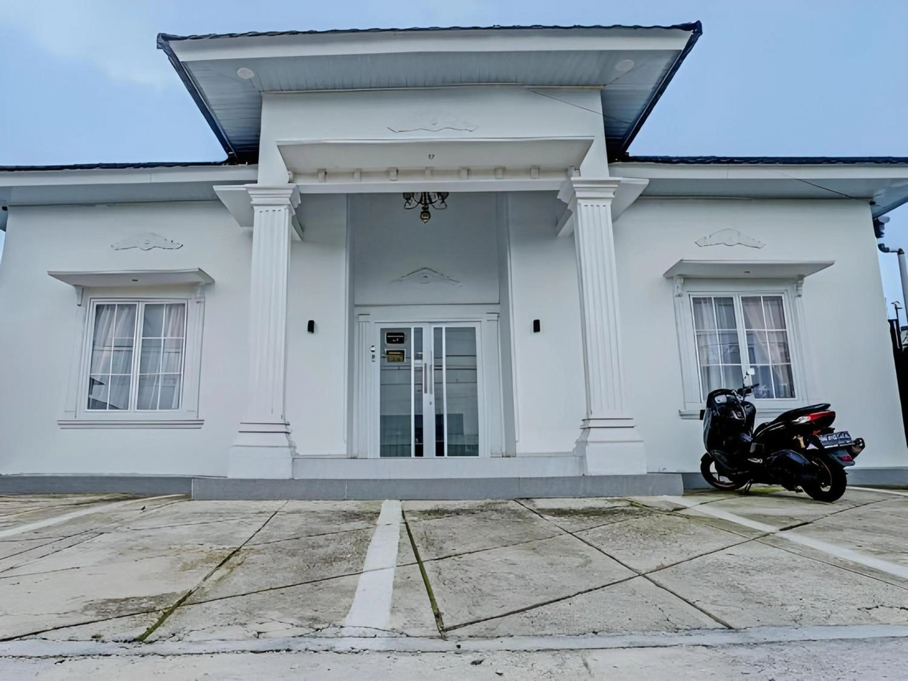 Property building in Hotel O Asia City