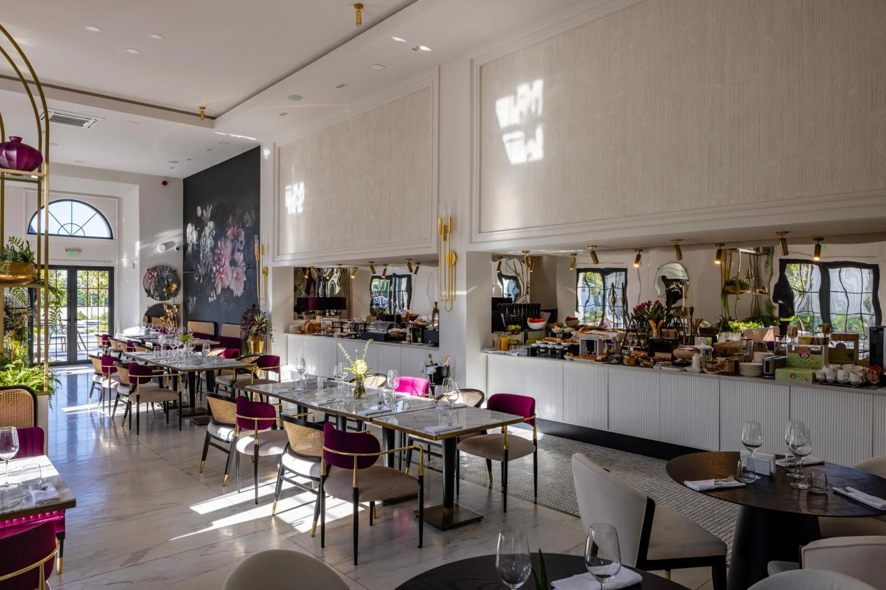 Restaurant/places to eat in ZET Hotel