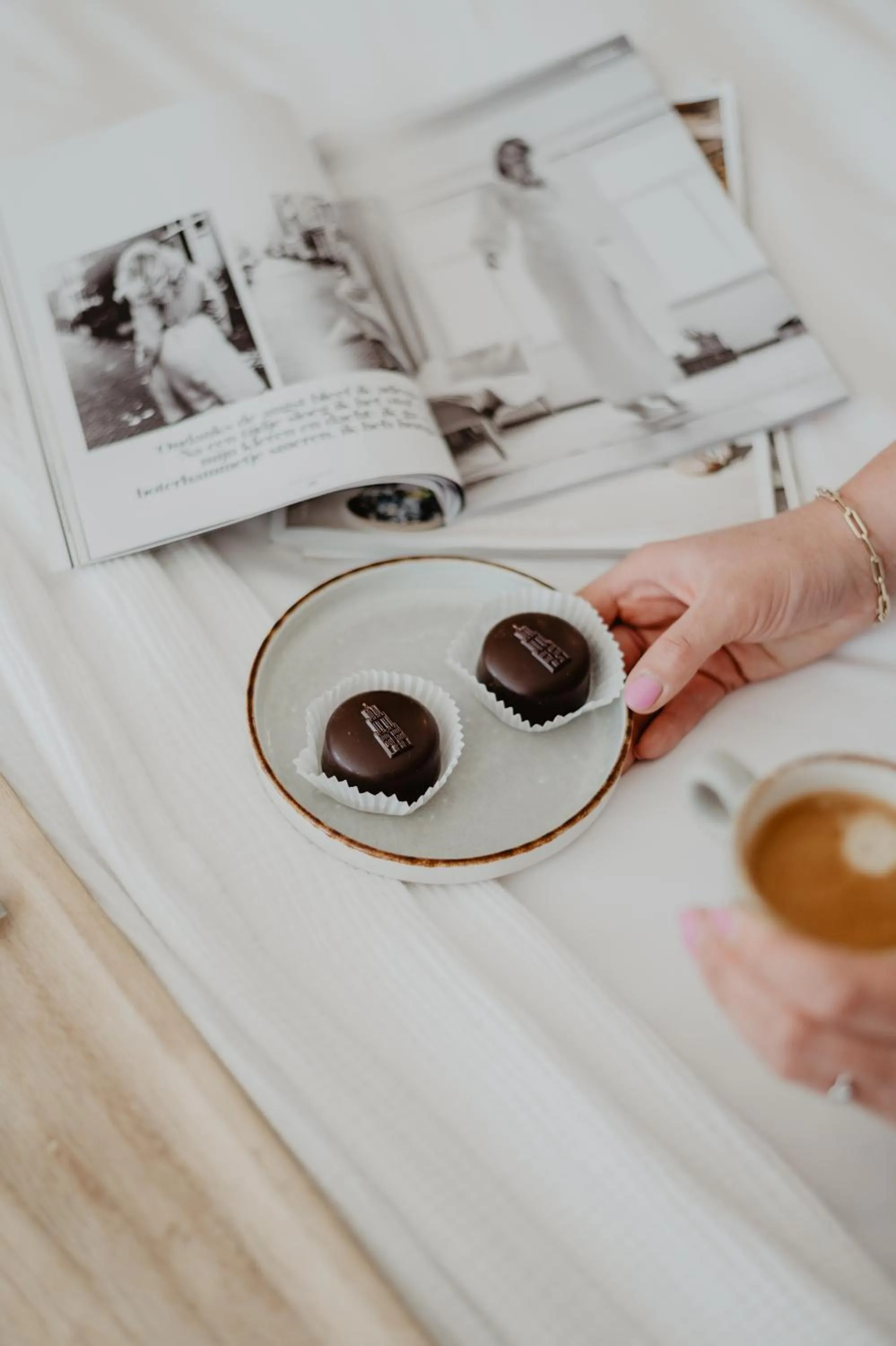 Food and drinks in Mother Goose Hotel