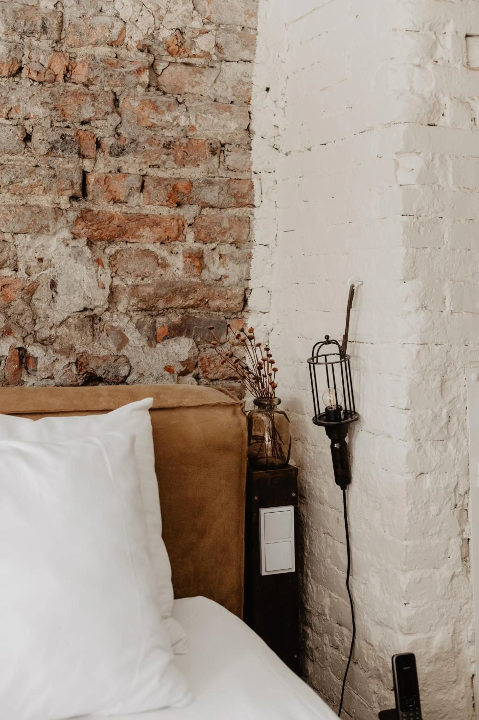 Bed in Mother Goose Hotel