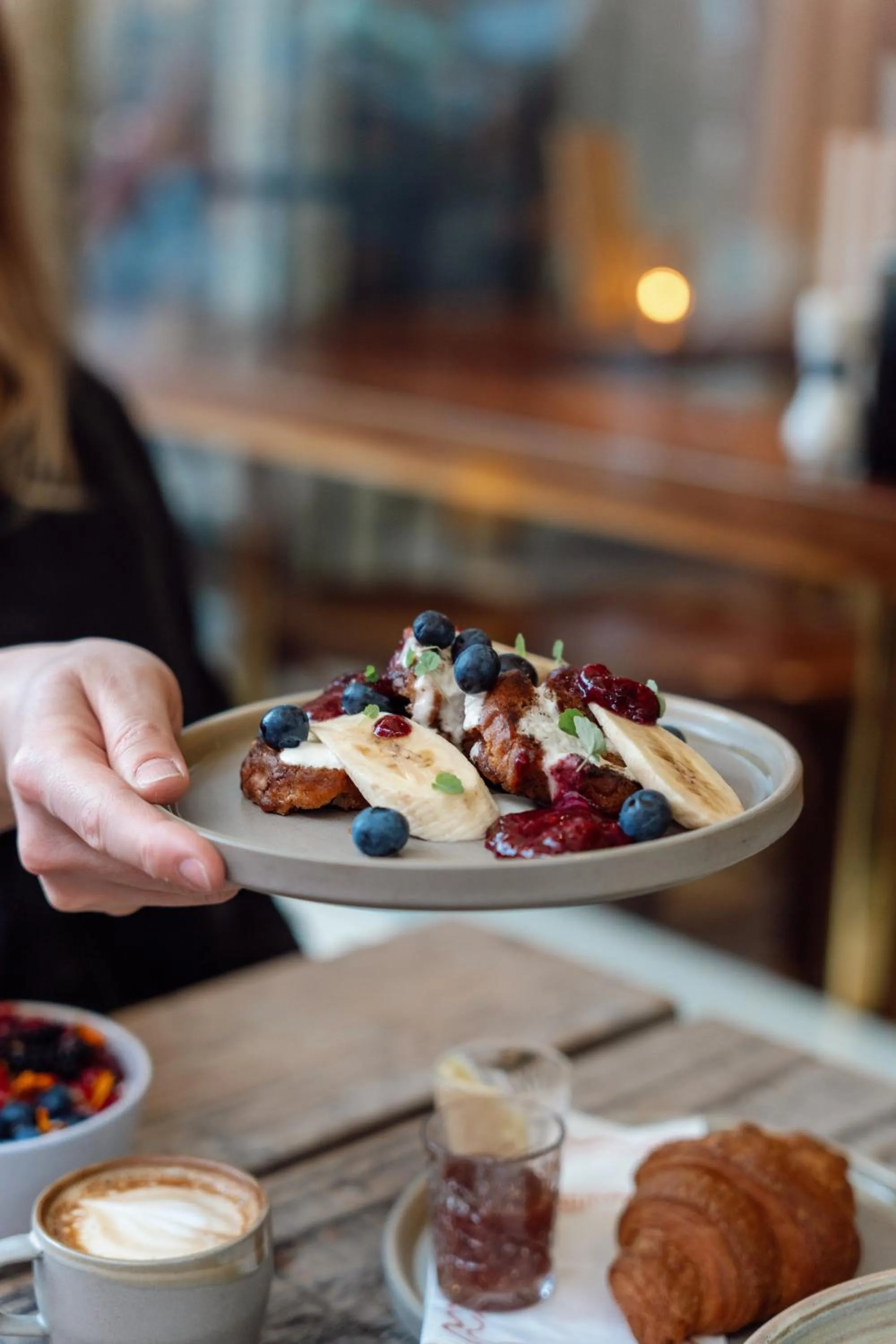 Breakfast in Mother Goose Hotel