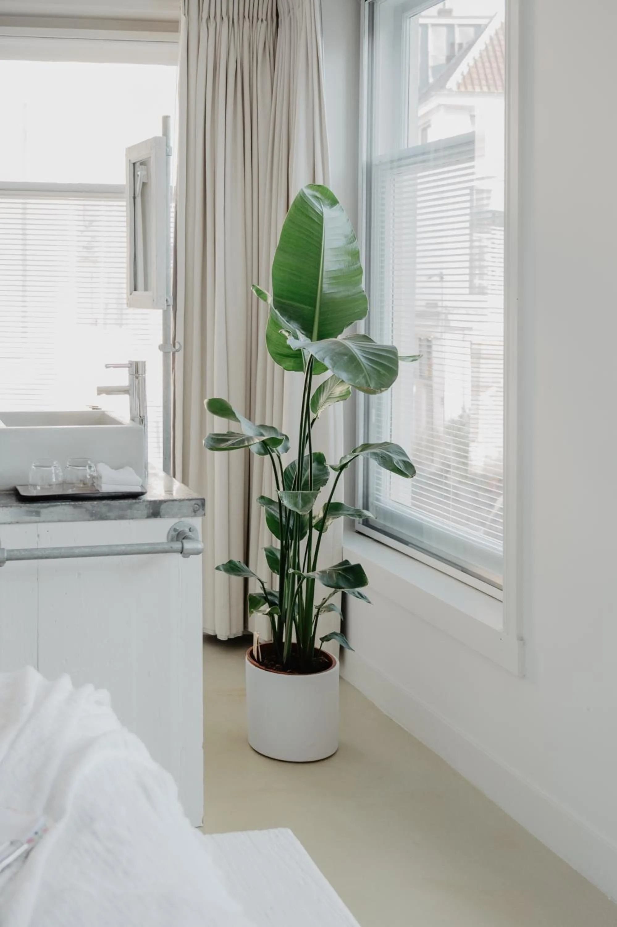 Bed in Mother Goose Hotel