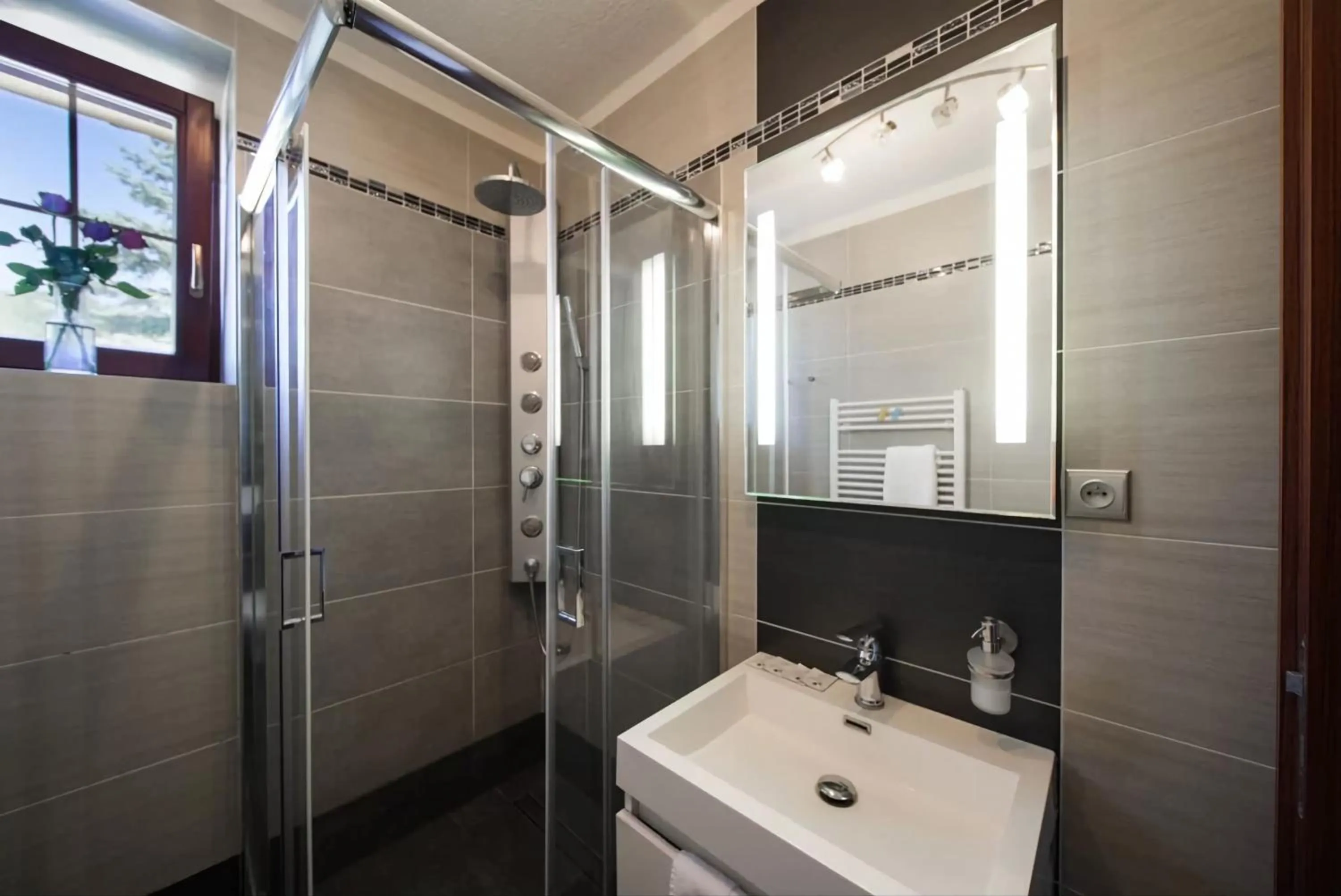 Shower in Wellness Penzion Life