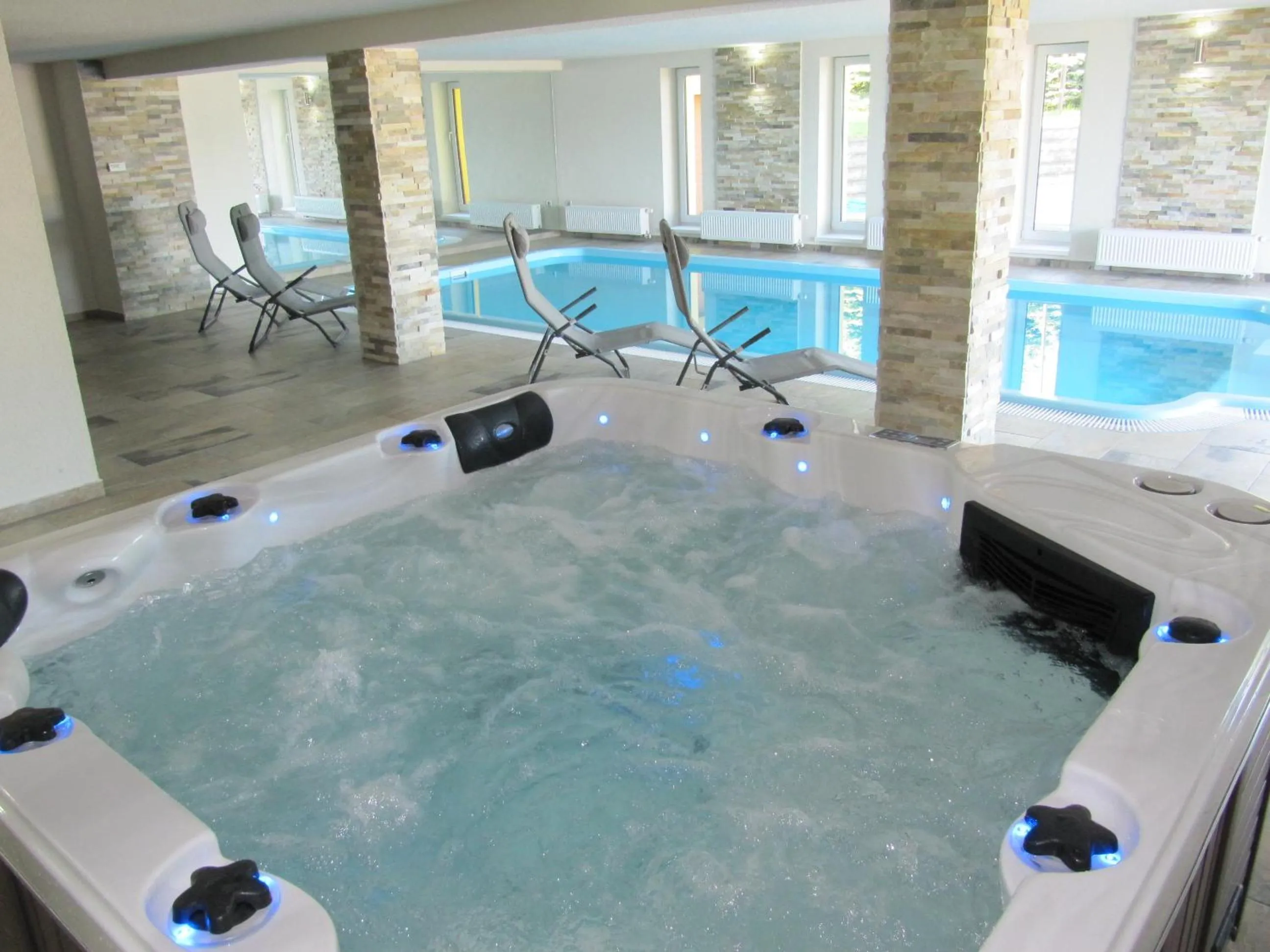 Hot Tub in Wellness Penzion Life