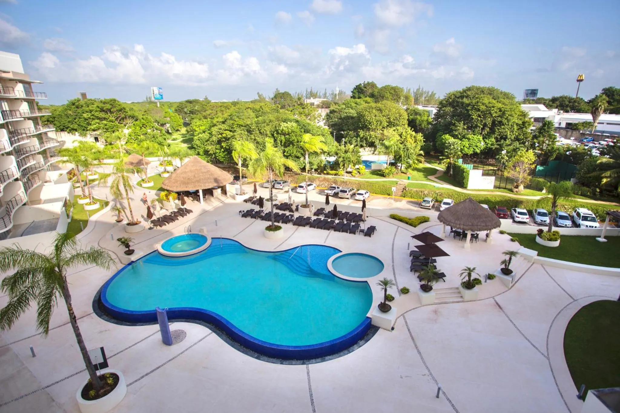 Pool view in Deluxe fully furnished 2bd