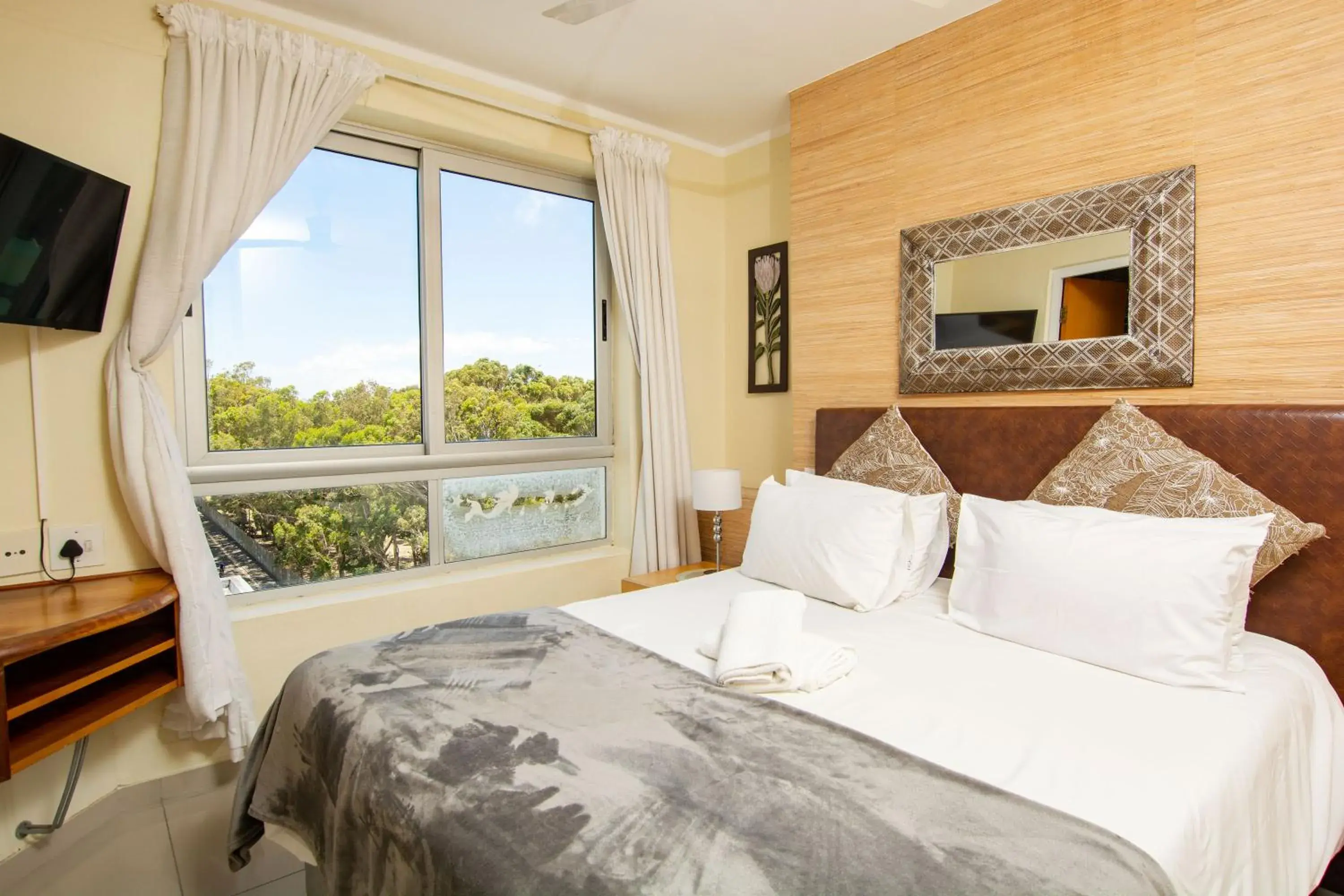 Family Room with Mountain View in Ocean Breeze Hotel Family Room with Mountain View in Ocean Breeze Hotel