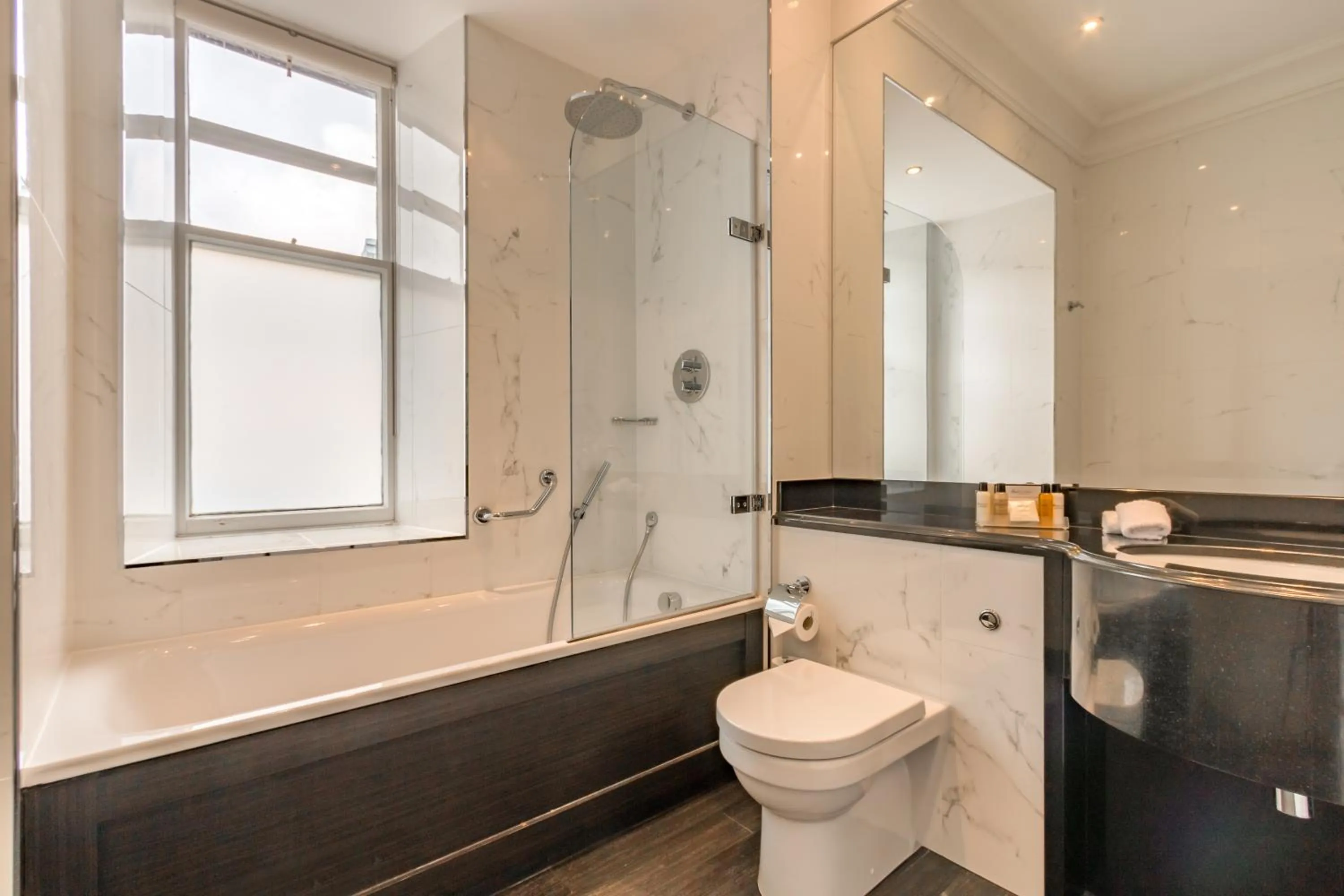 Shower in Norton House Hotel & Spa, Edinburgh