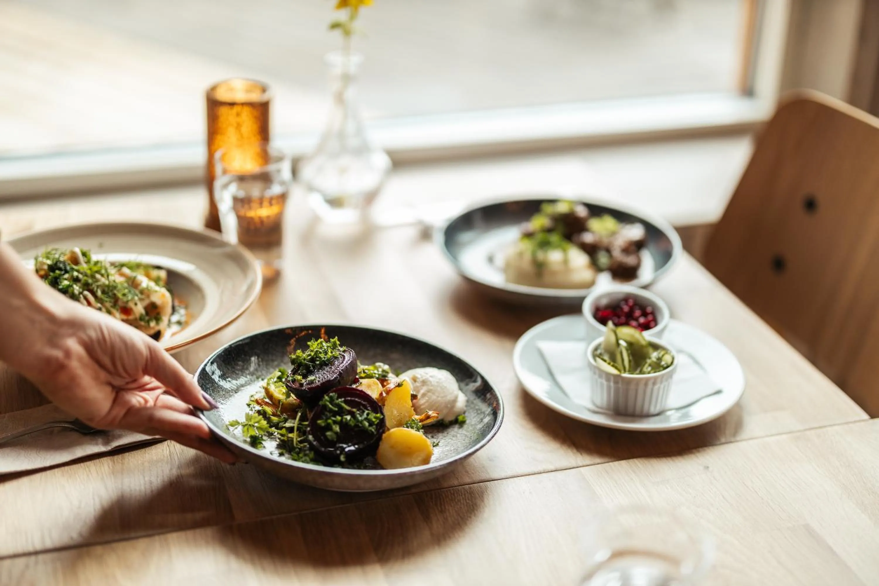 Restaurant/places to eat in Barken Lodge