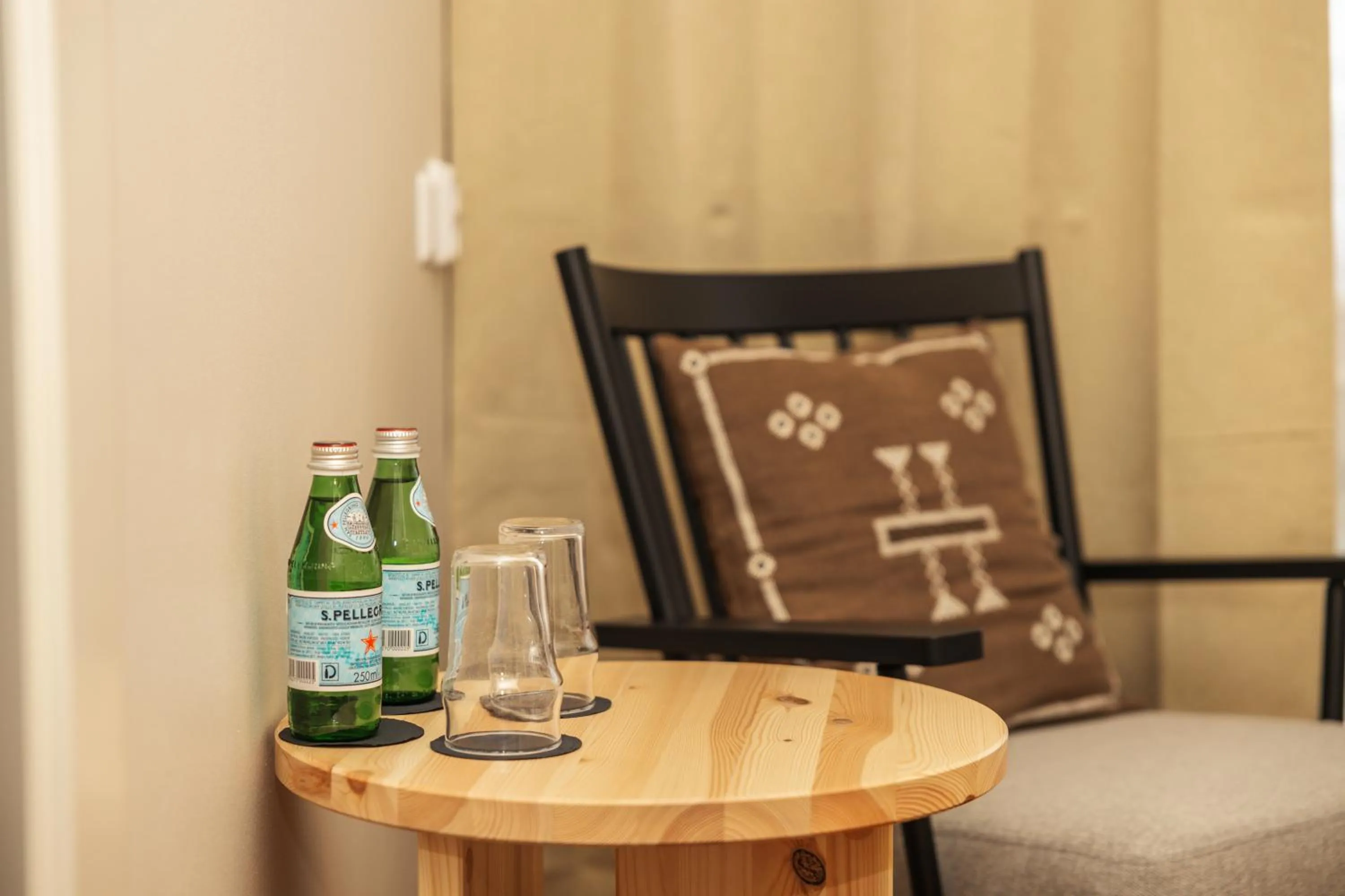 Seating area in Barken Lodge