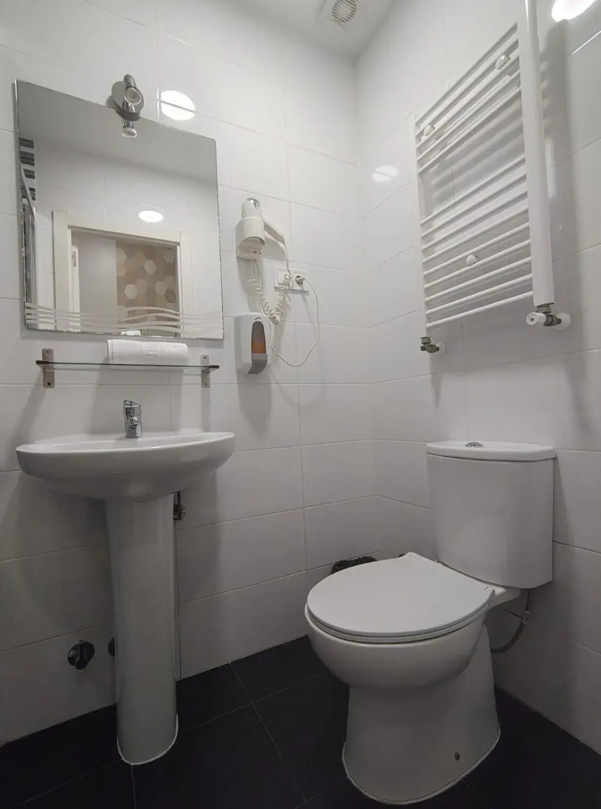 Superior Double Room with Private Bathroom in JQC Rooms Superior Double Room with Private Bathroom in JQC Rooms