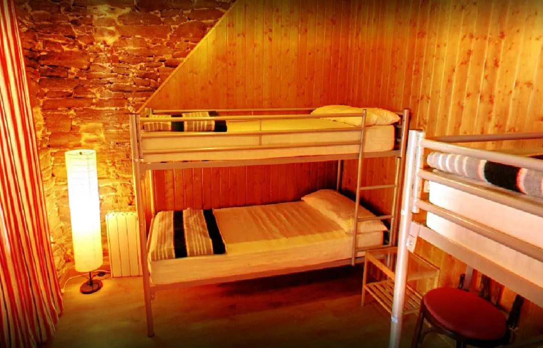 bunk bed, Bed in Albergue San Lázaro