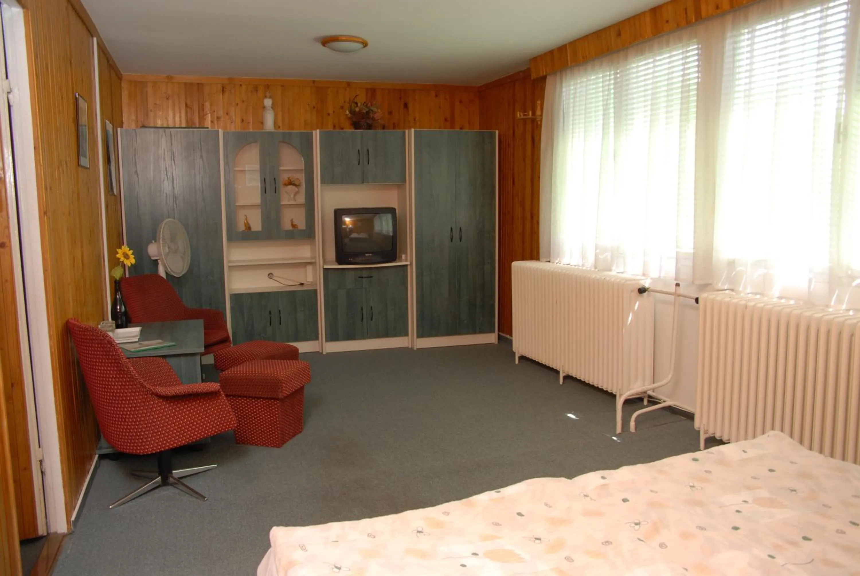 Photo of the whole room in Bélkő Panzió