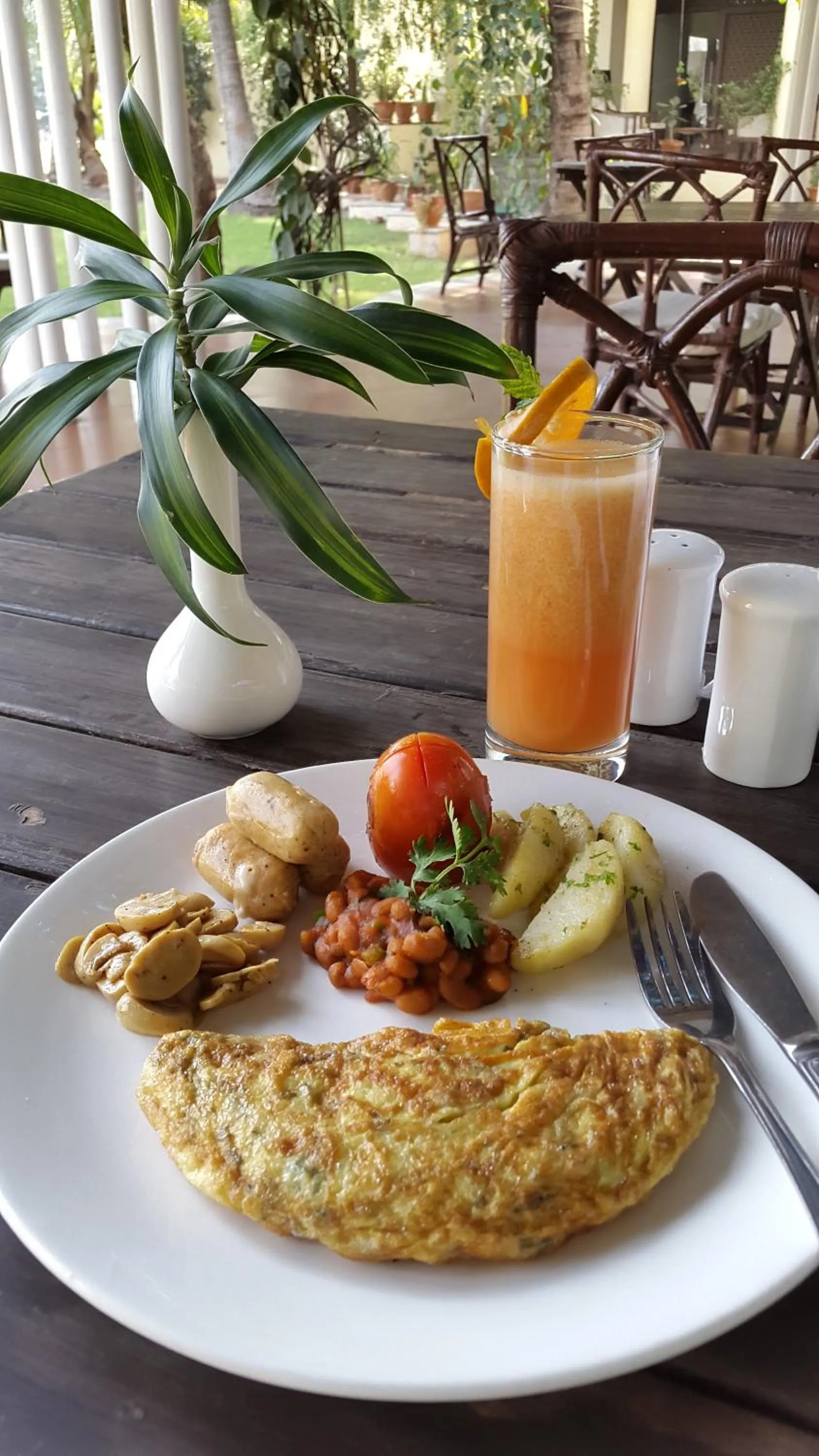 Food and drinks in The Meadows Resort and Spa