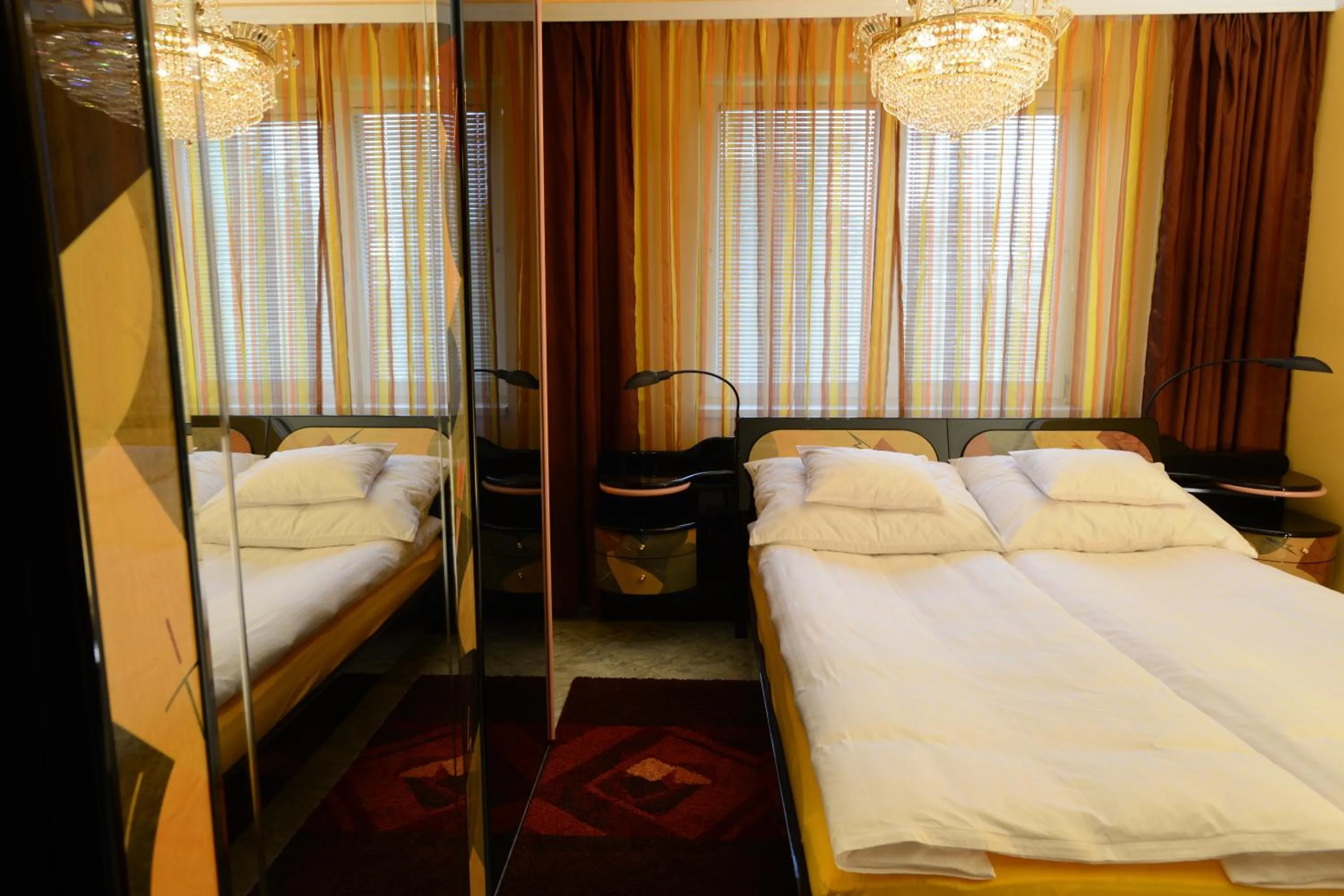 Bedroom, Bed in Nexus Vendégház Szeged