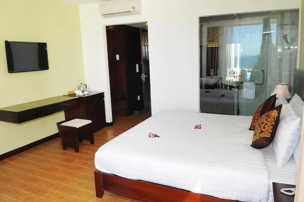 King Room - single occupancy in Dragon Sea Hotel