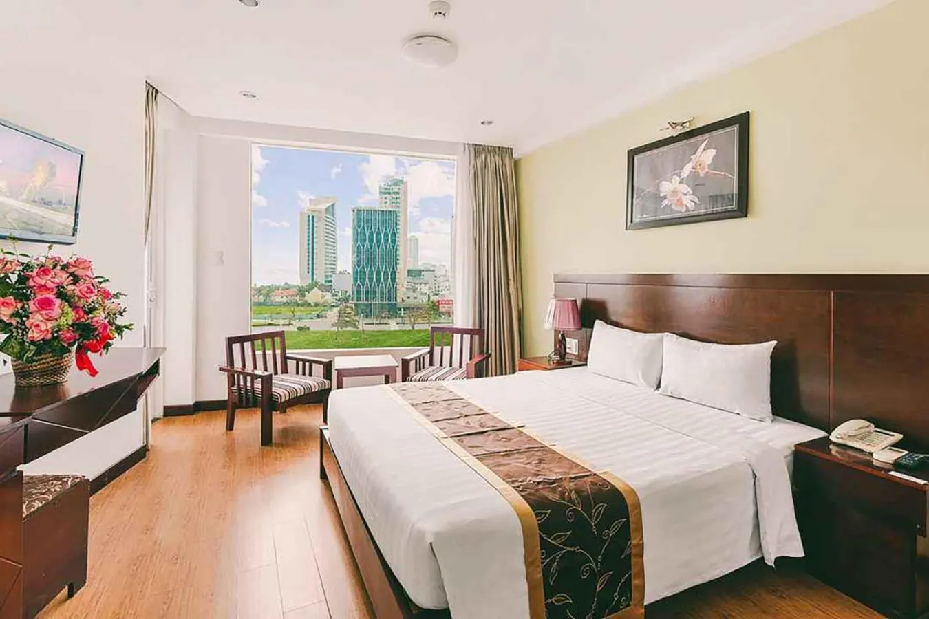 Bedroom, Bed in Dragon Sea Hotel