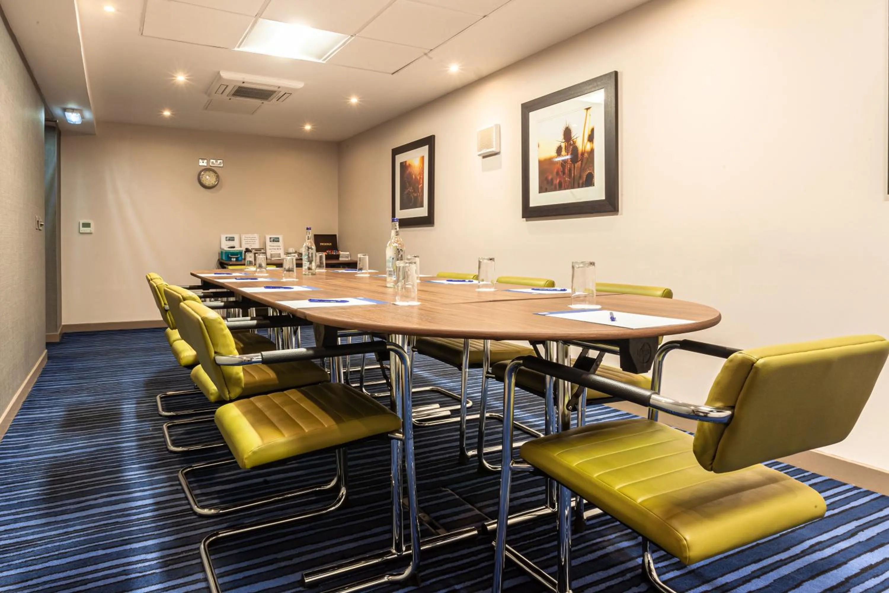 Meeting/conference room in Holiday Inn Express Edinburgh Airport by IHG