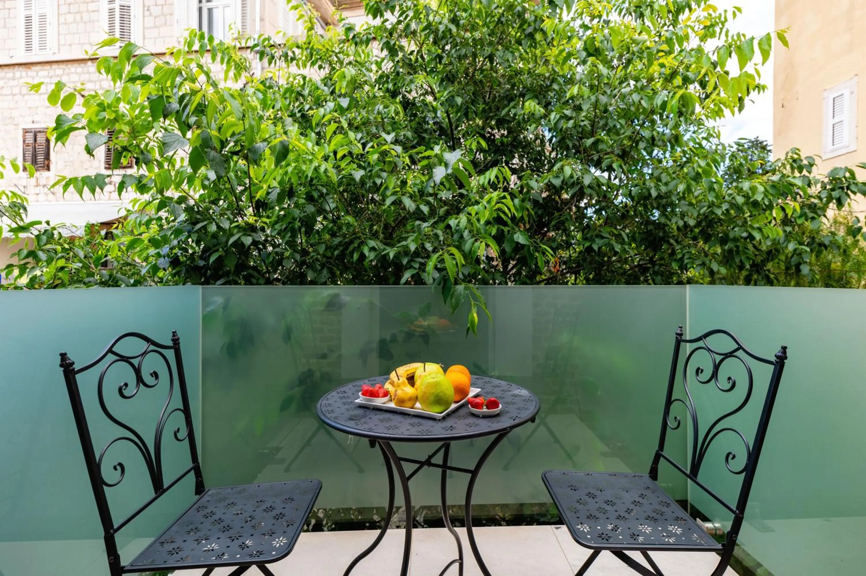 Garden in Azur Palace Luxury Rooms