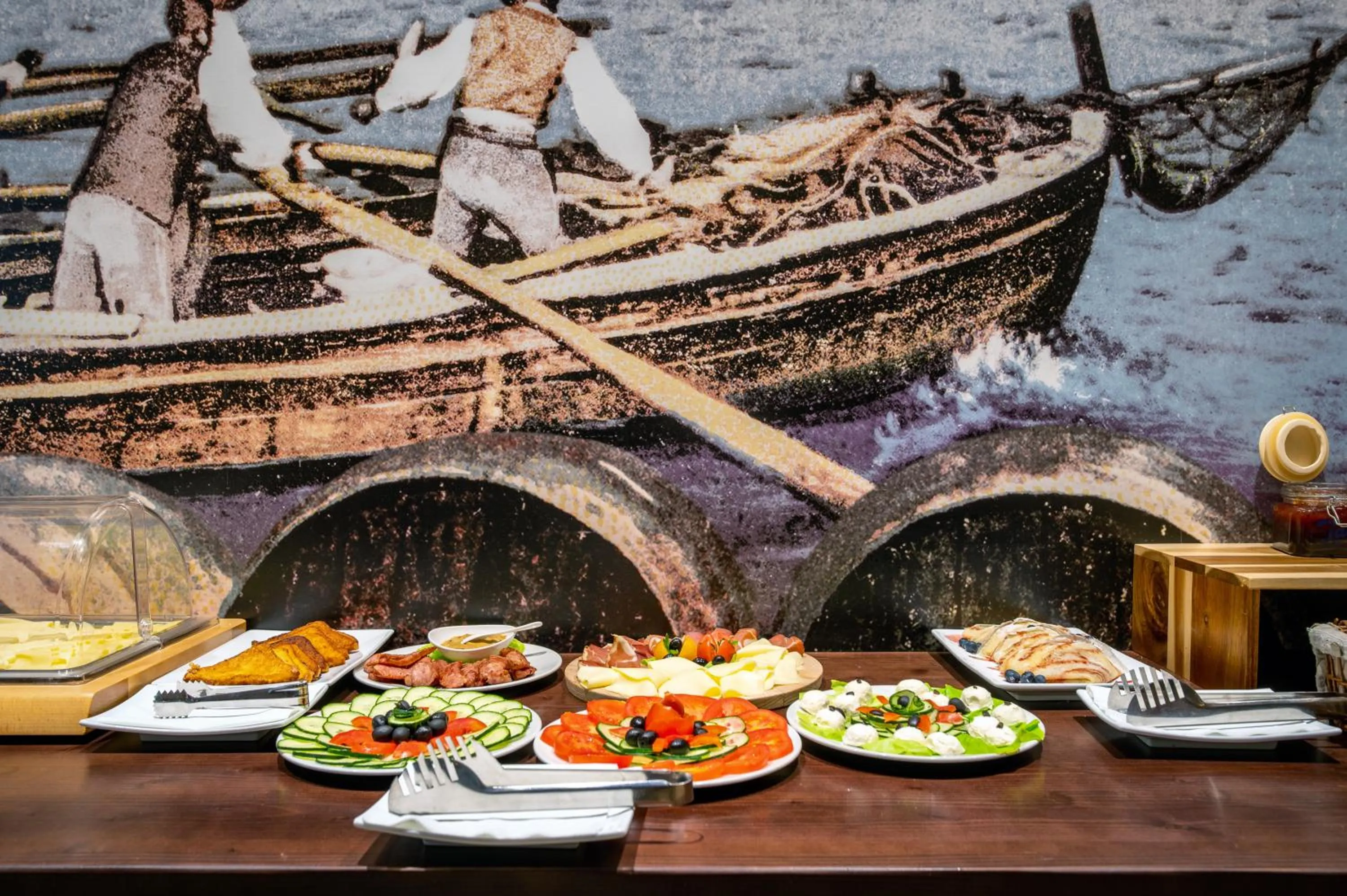 Food and drinks in Azur Palace Luxury Rooms