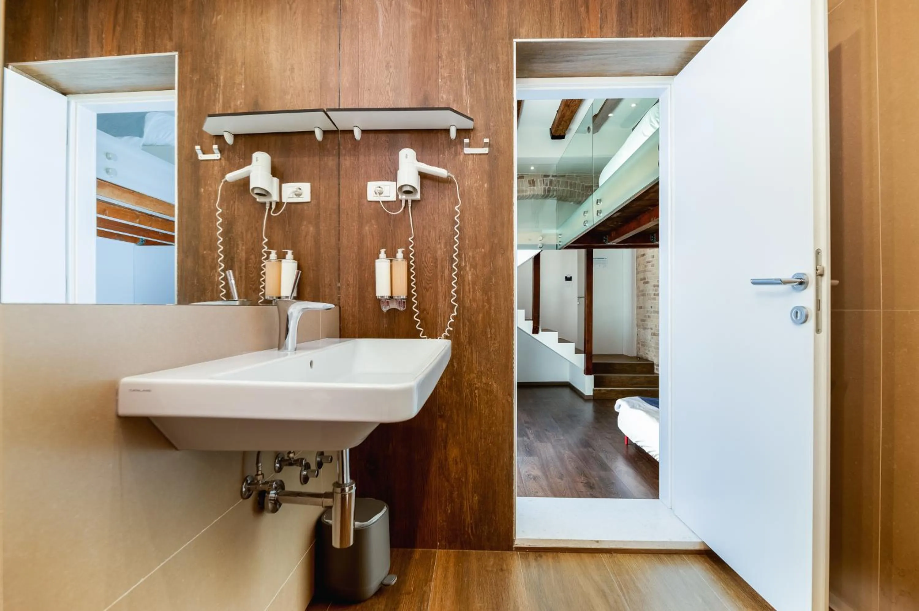 Shower in Azur Palace Luxury Rooms